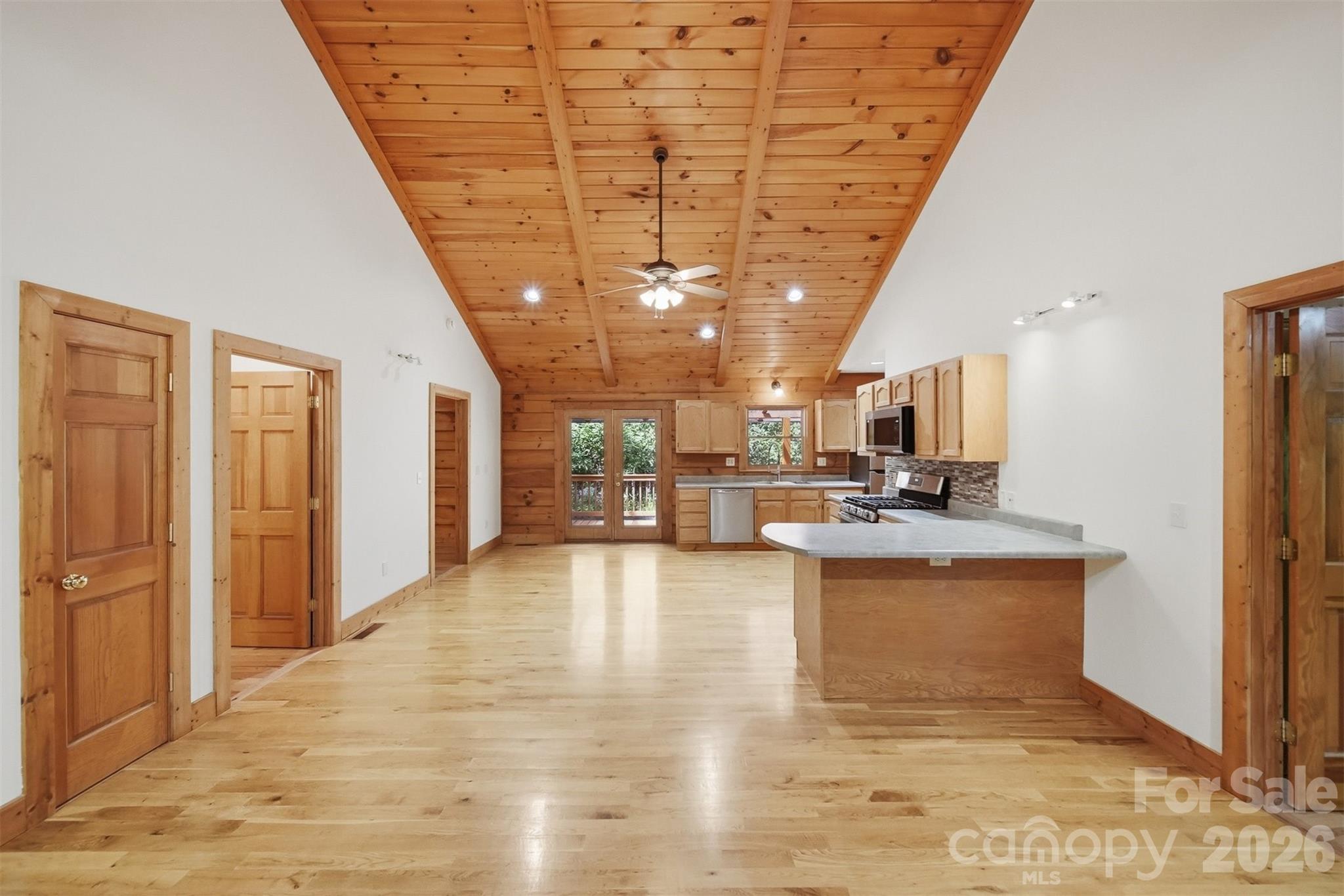 6220 Sunny Drive — Newland