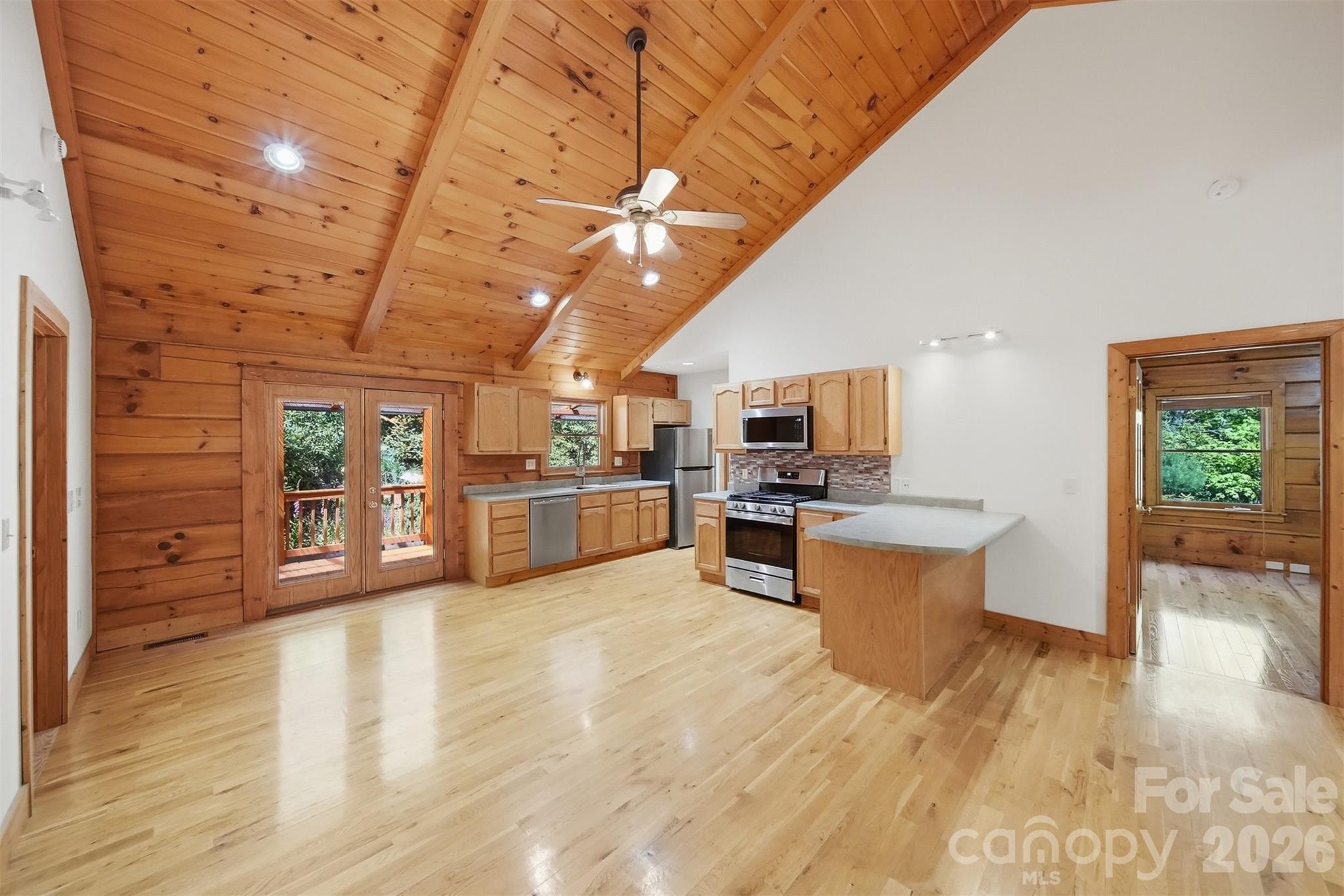 6220 Sunny Drive — Newland