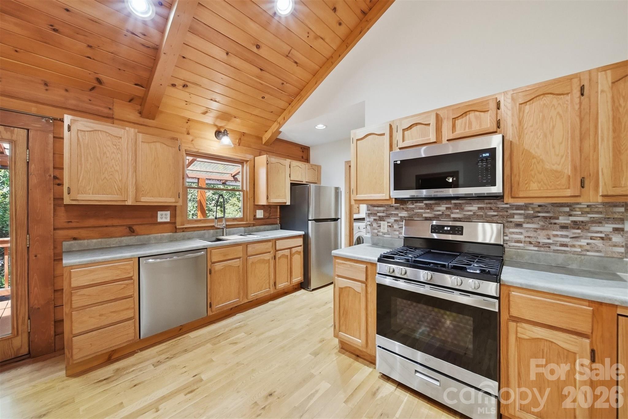 6220 Sunny Drive — Newland