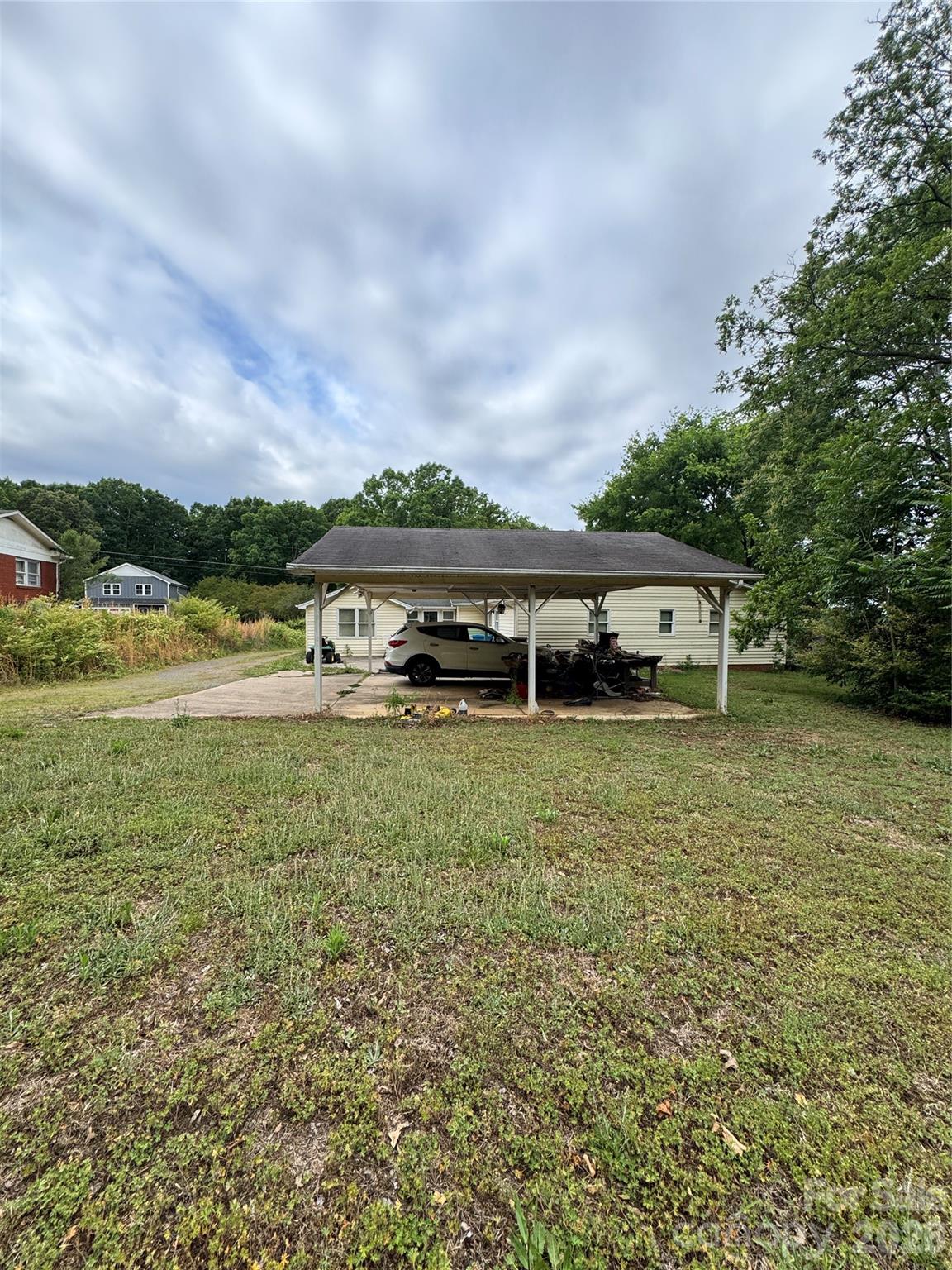 316 Meadow Creek Church Road — Locust