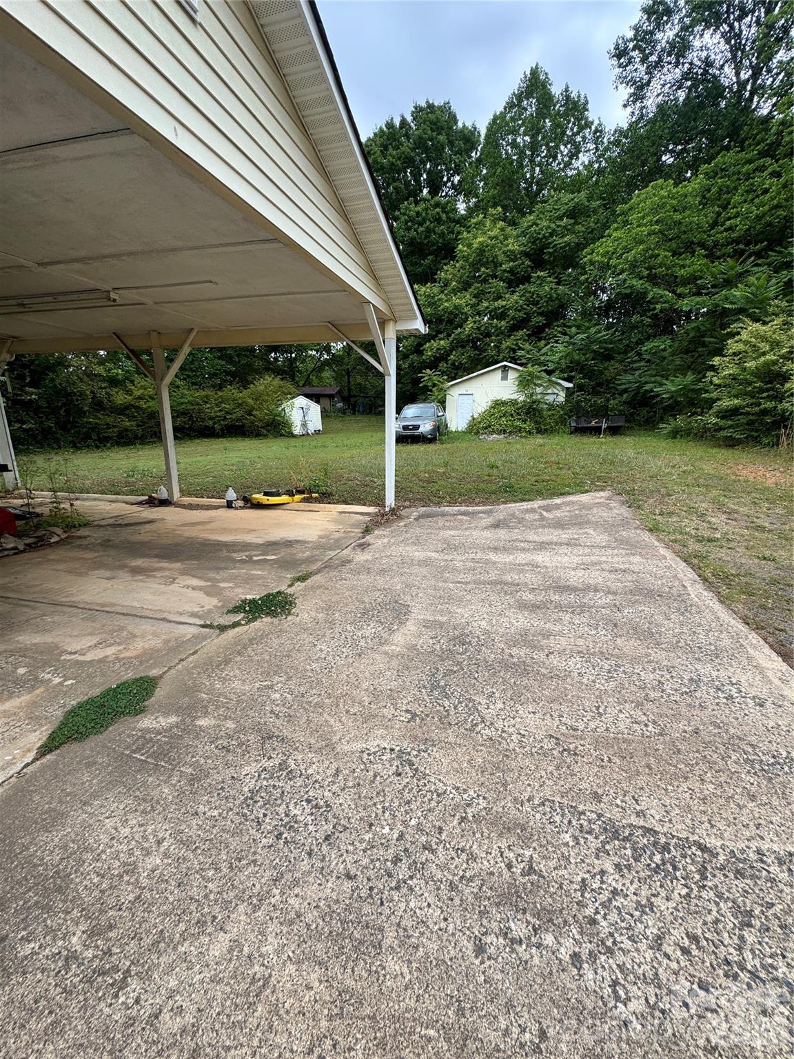 316 Meadow Creek Church Road — Locust