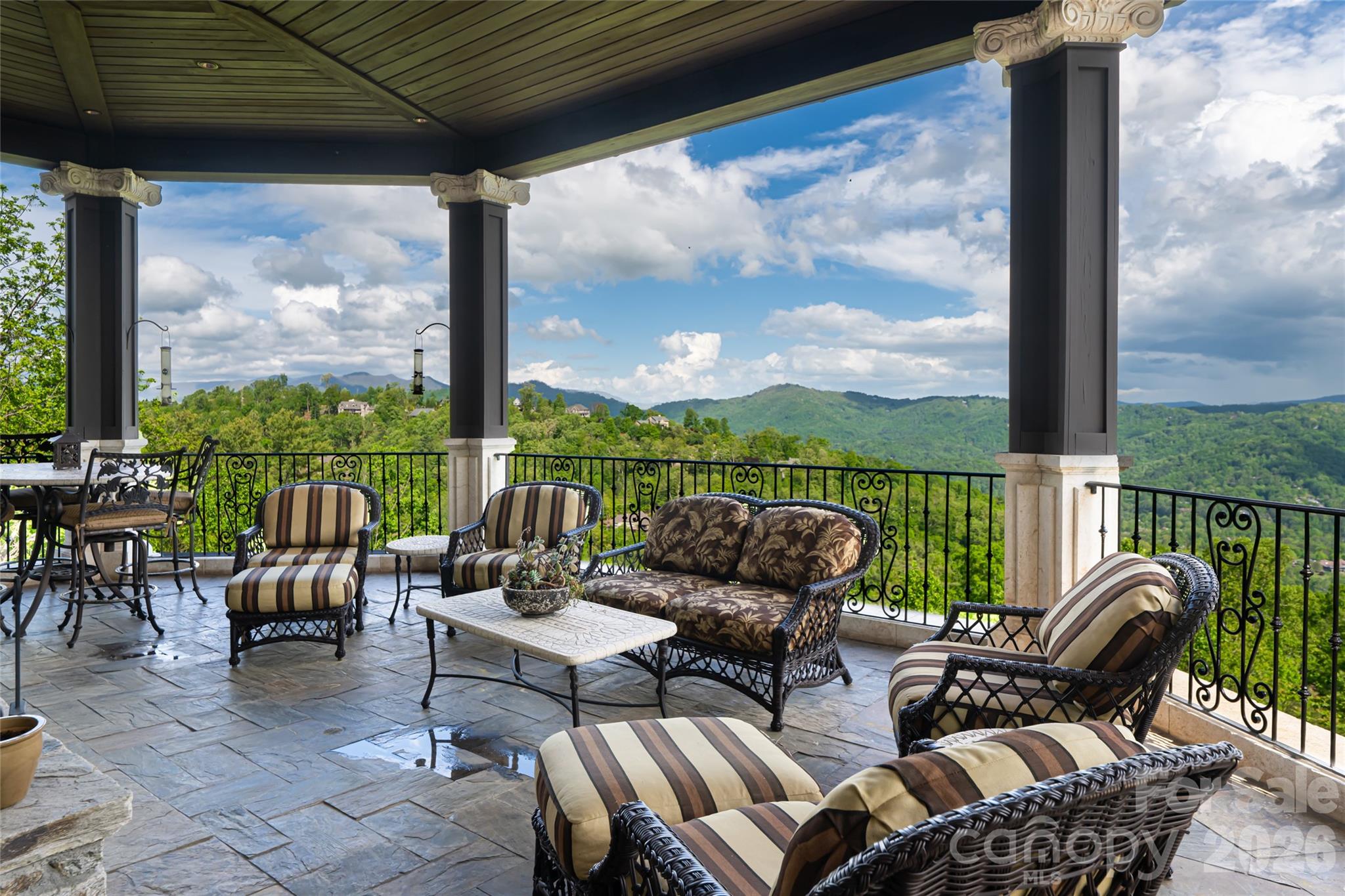 83 Summit Tower Circle — Asheville