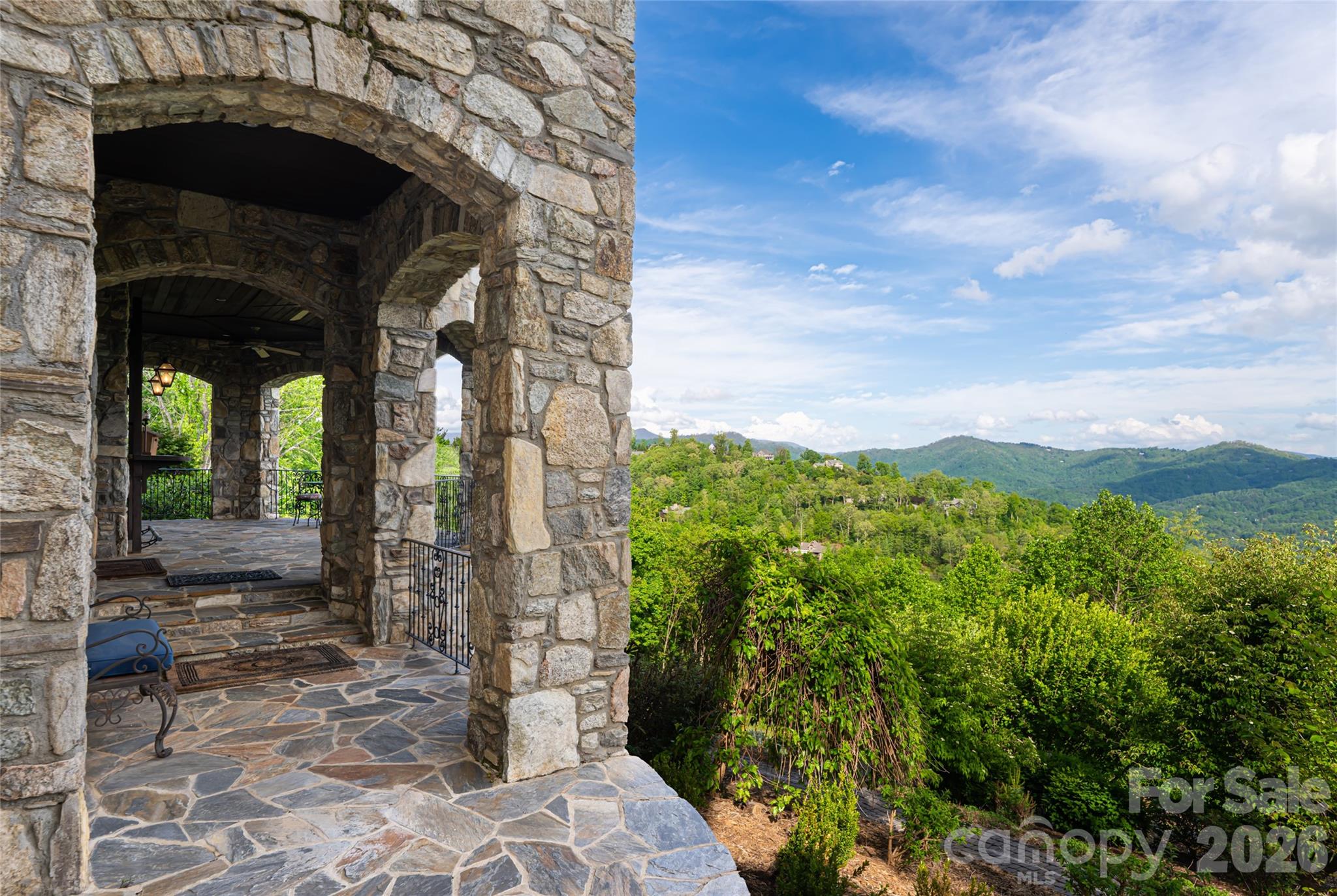 83 Summit Tower Circle — Asheville