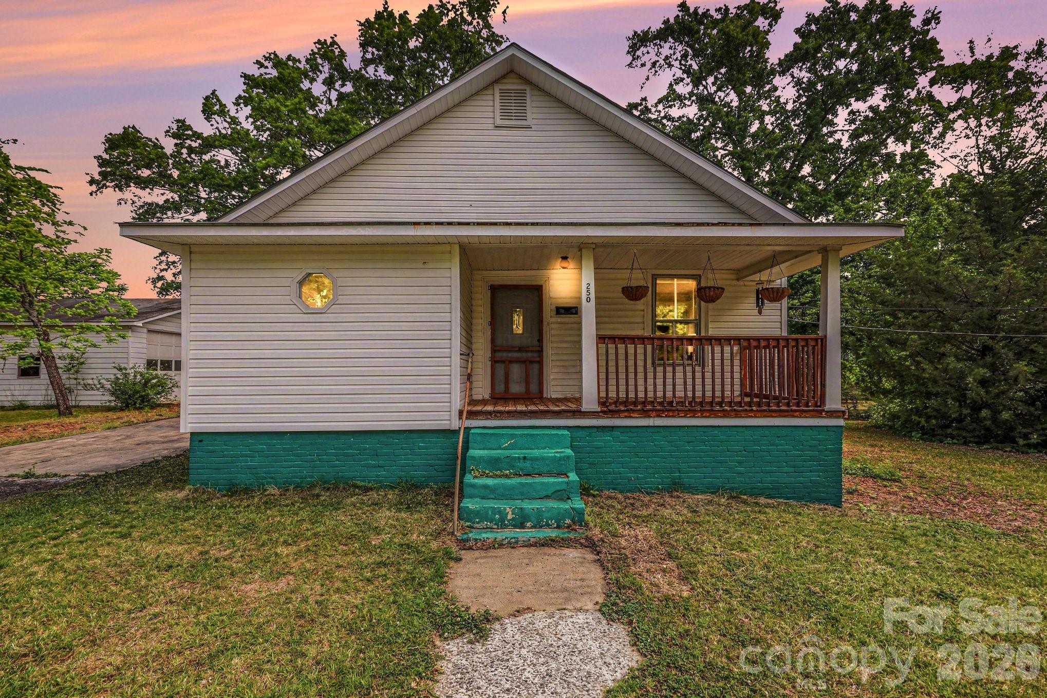 250 Halyburton Street NE — Concord