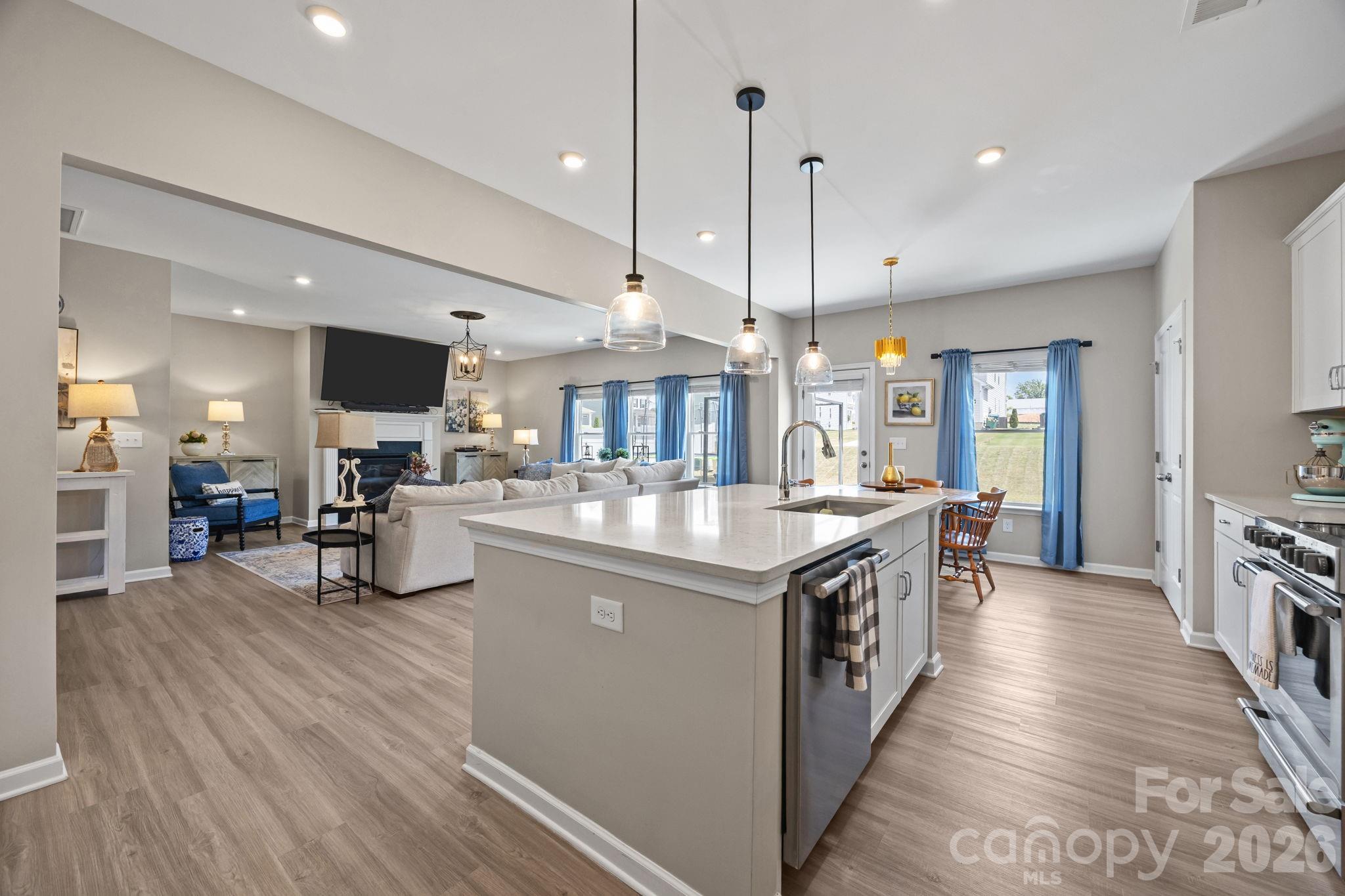 526 Ardsley Drive — Locust
