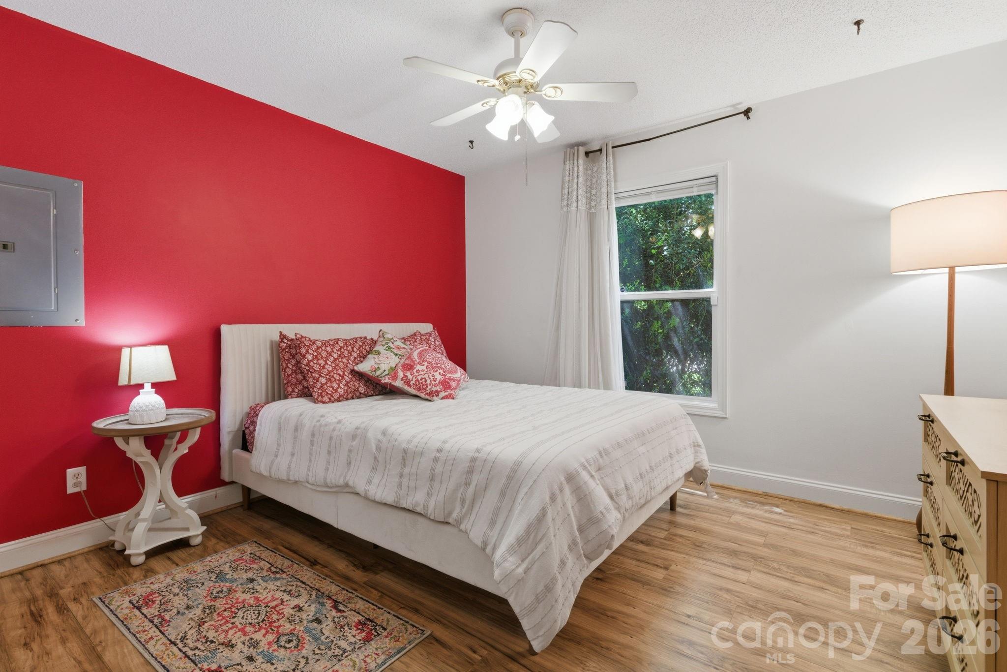 77 Lees Creek Road — Asheville