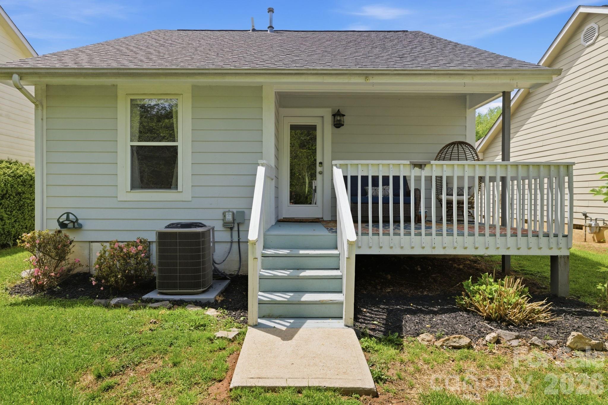 77 Lees Creek Road — Asheville