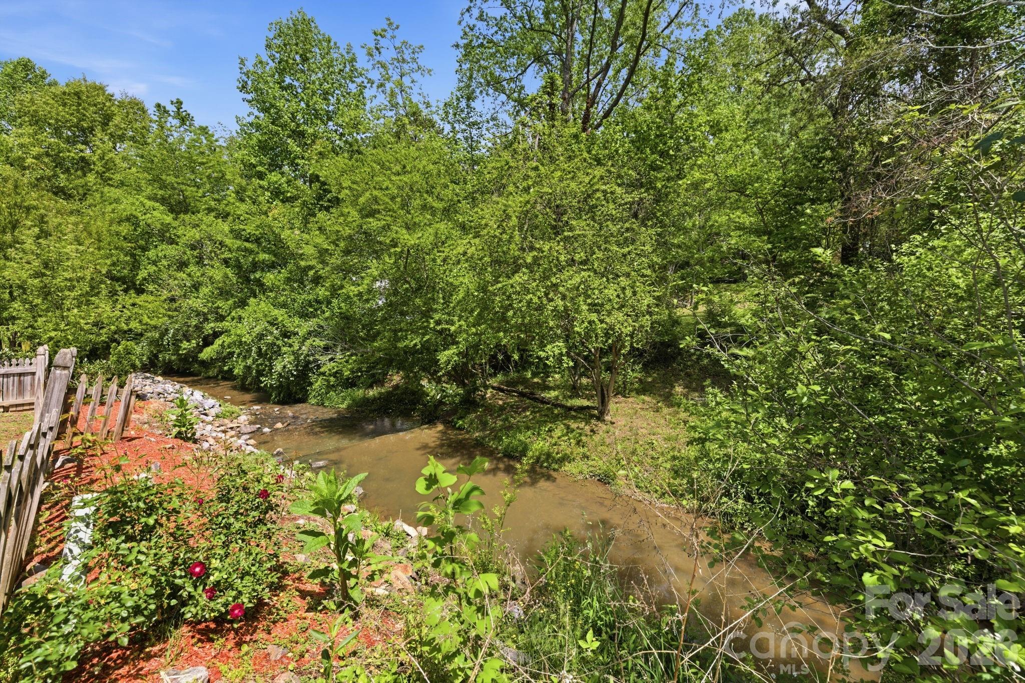 77 Lees Creek Road — Asheville