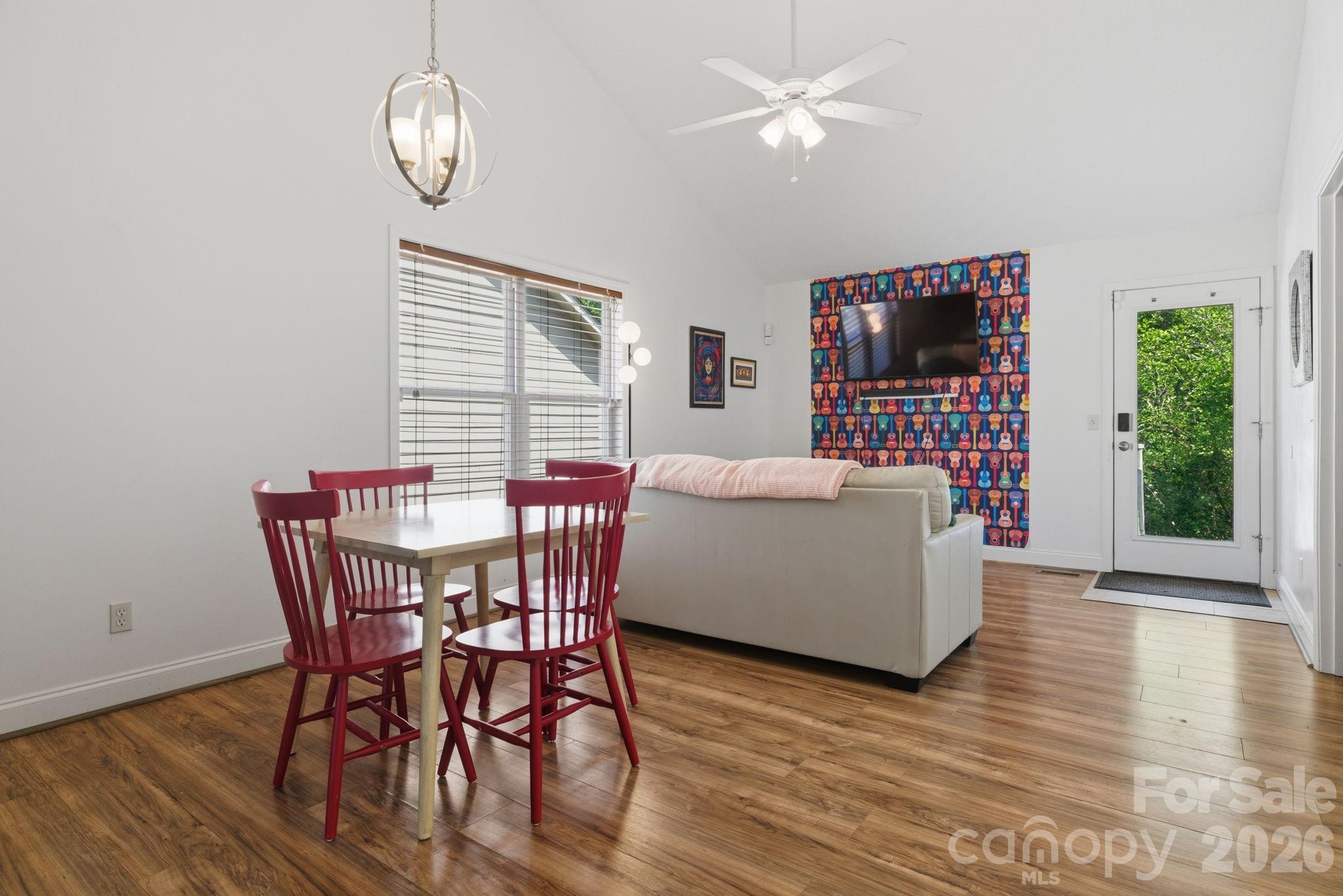 77 Lees Creek Road — Asheville
