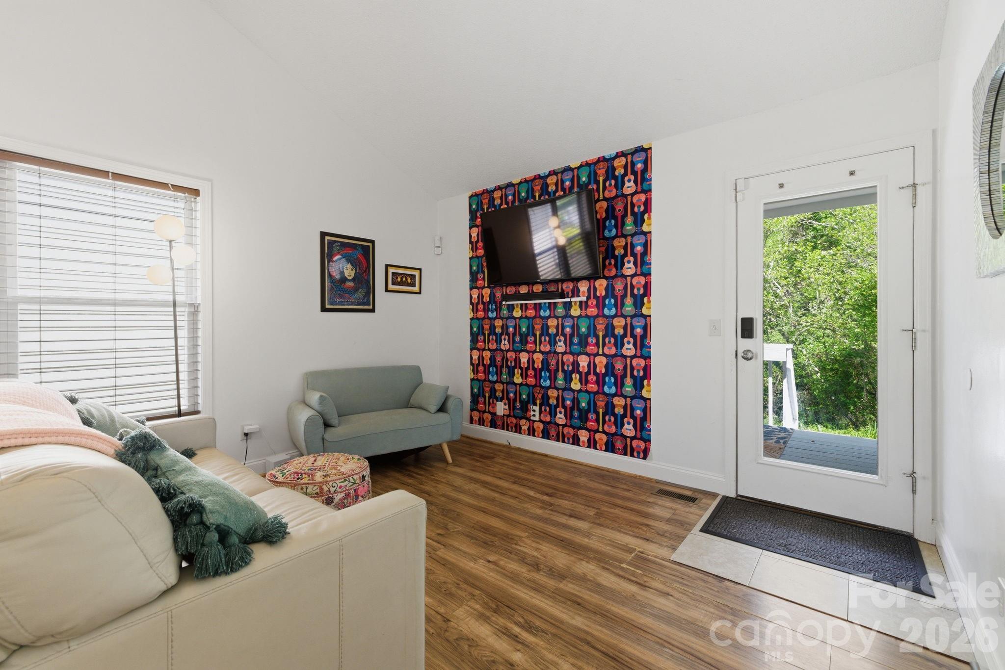 77 Lees Creek Road — Asheville