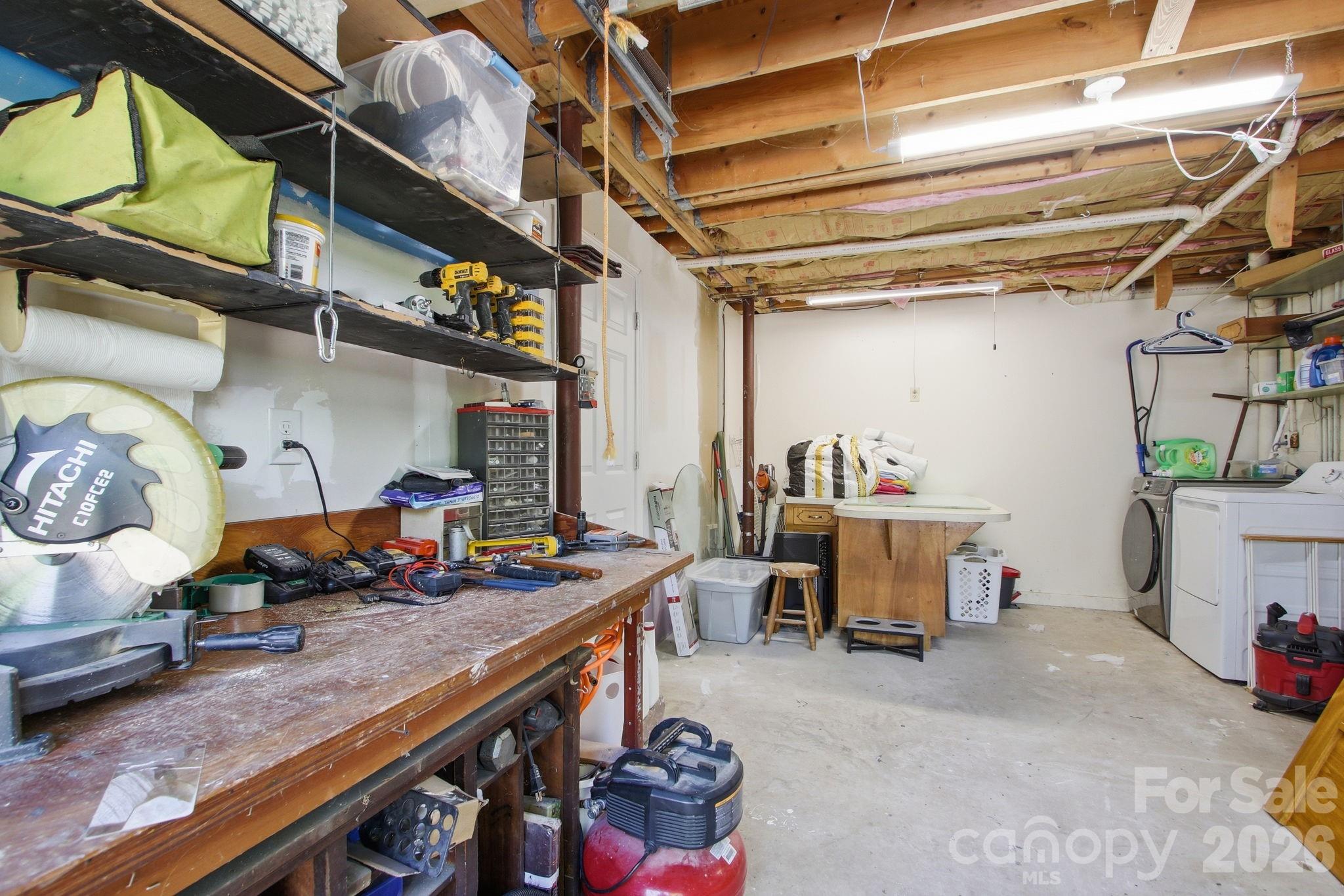 143 Snowshoe Loop — Newland