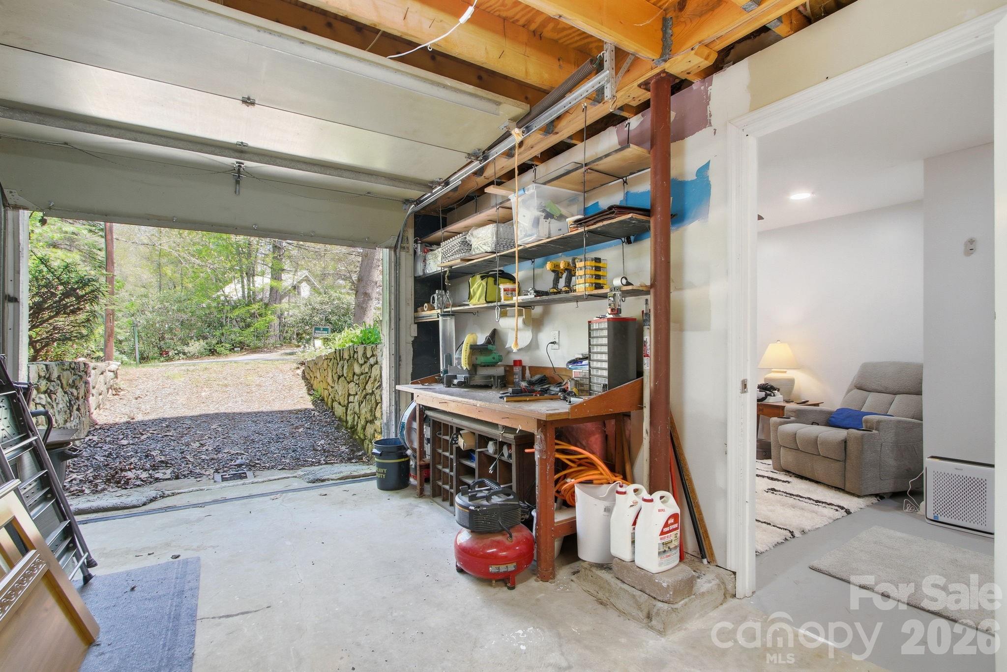 143 Snowshoe Loop — Newland