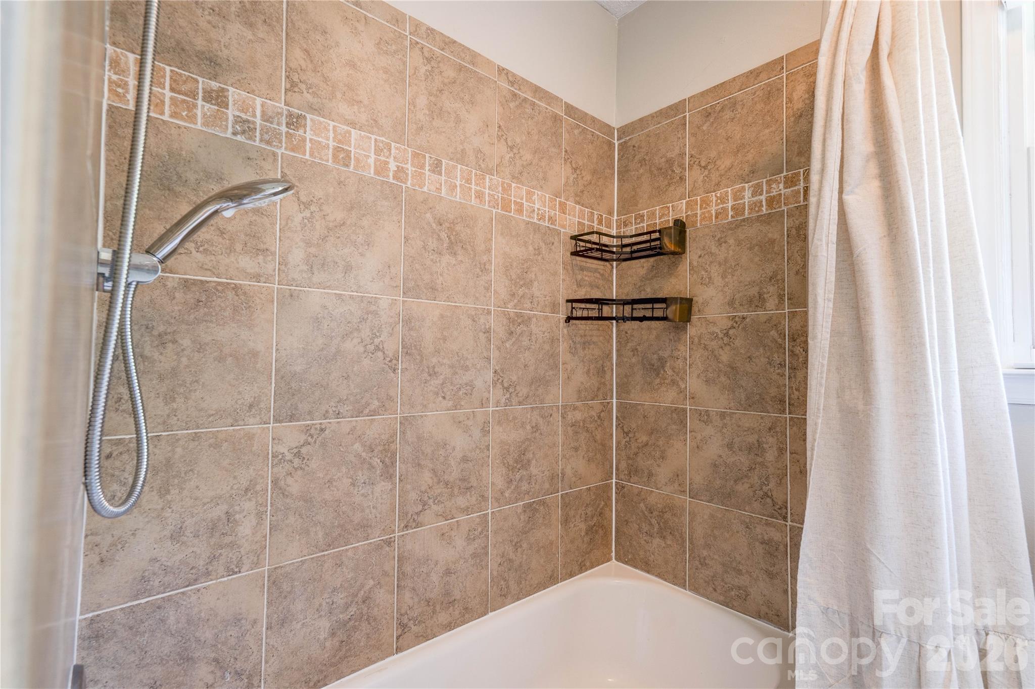 111 Harbor Point Drive — Cherryville
