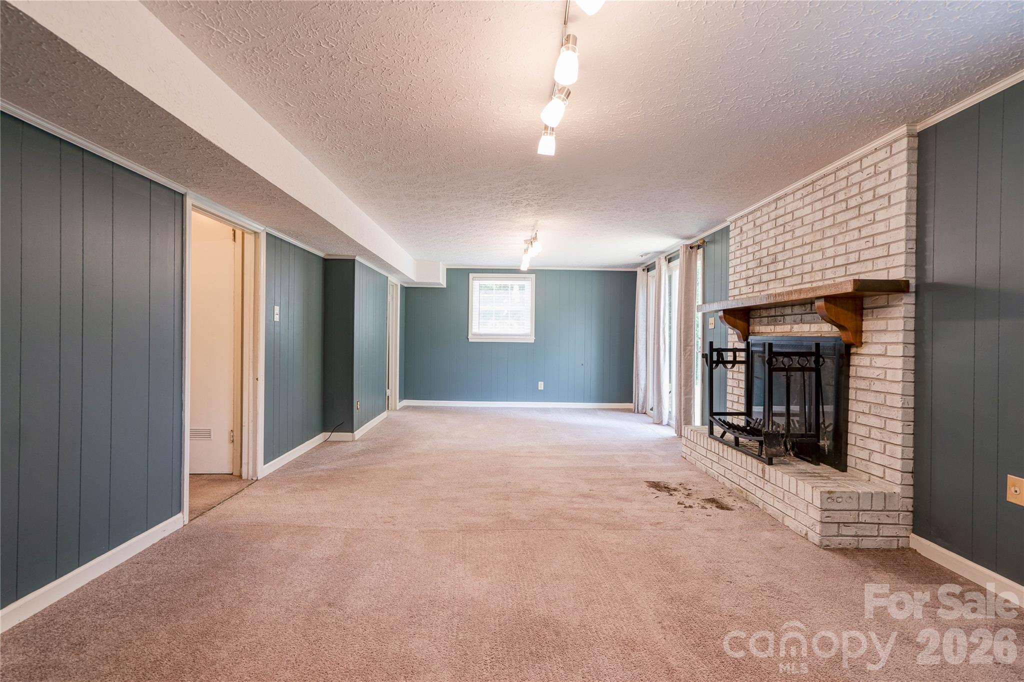 111 Harbor Point Drive — Cherryville