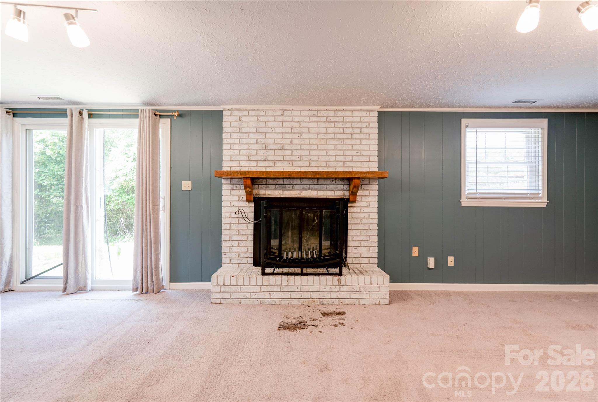 111 Harbor Point Drive — Cherryville