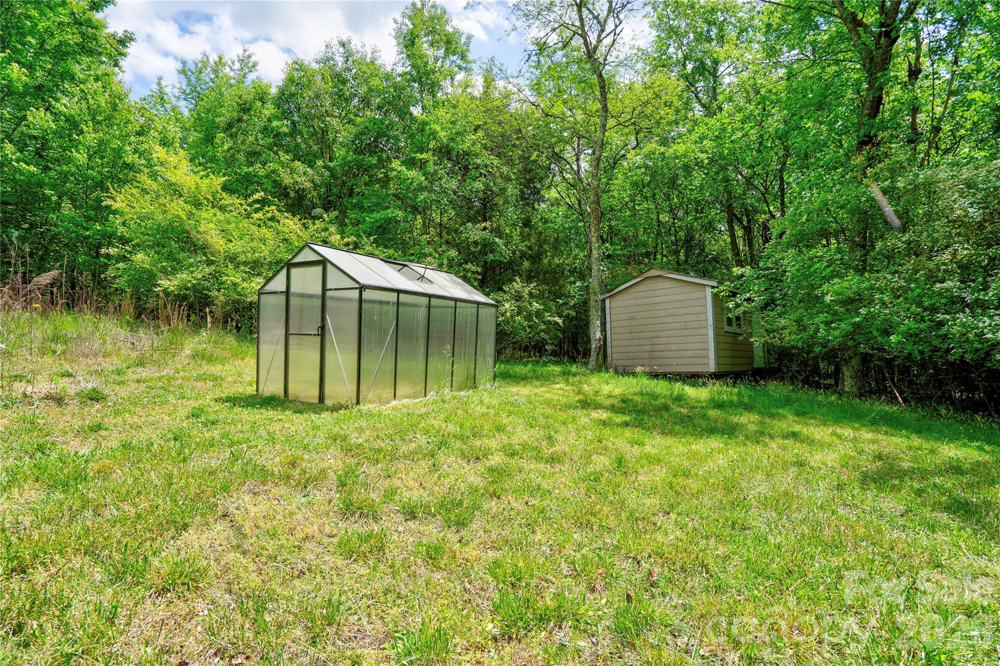 111 Harbor Point Drive — Cherryville