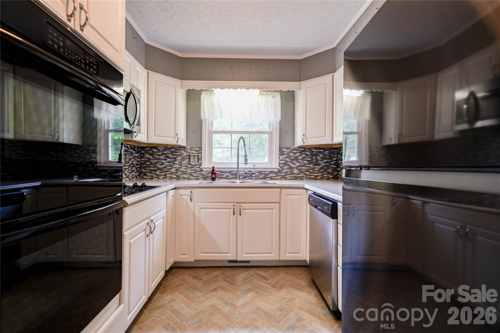111 Harbor Point Drive — Cherryville