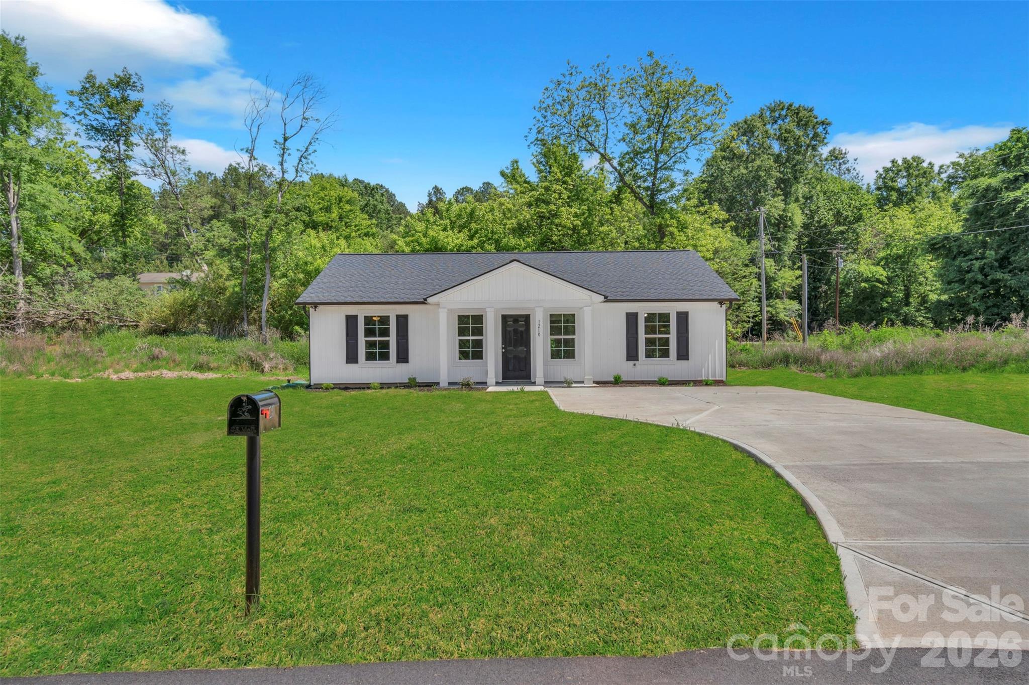 1210 Old Greenbriar Drive — Lancaster