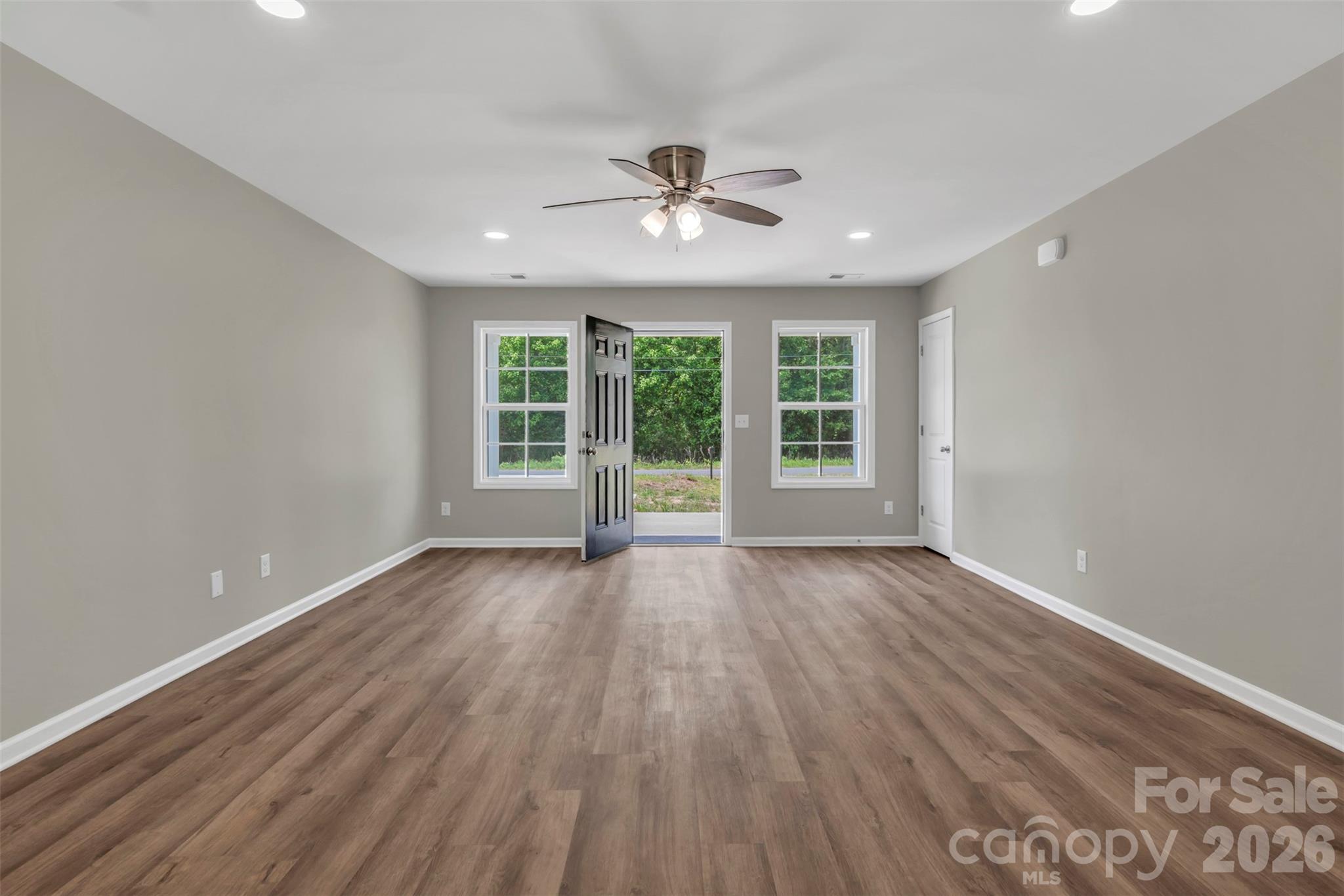 1210 Old Greenbriar Drive — Lancaster