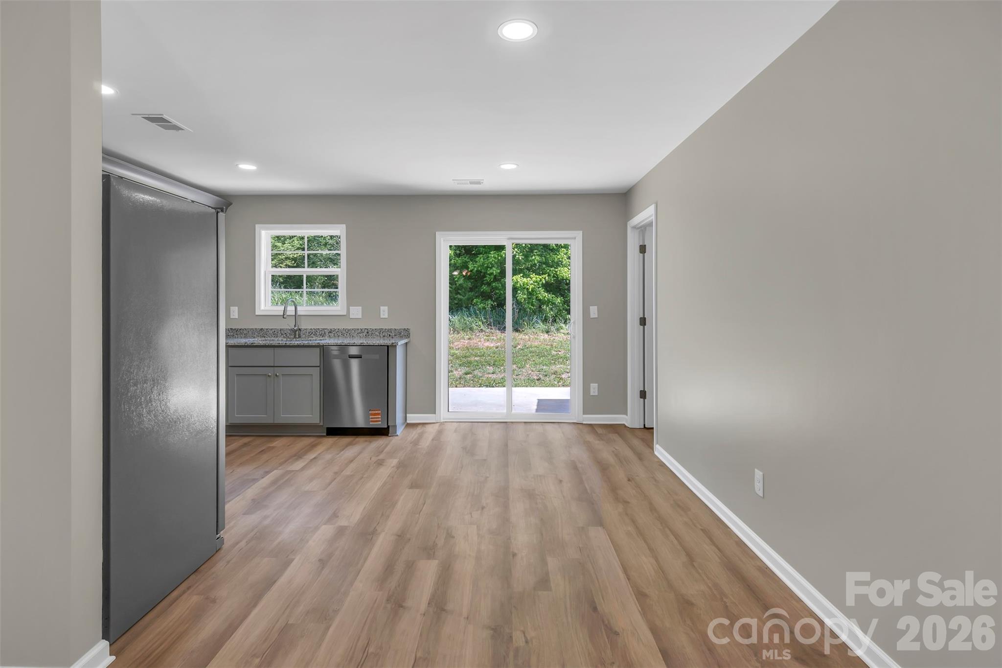 1210 Old Greenbriar Drive — Lancaster