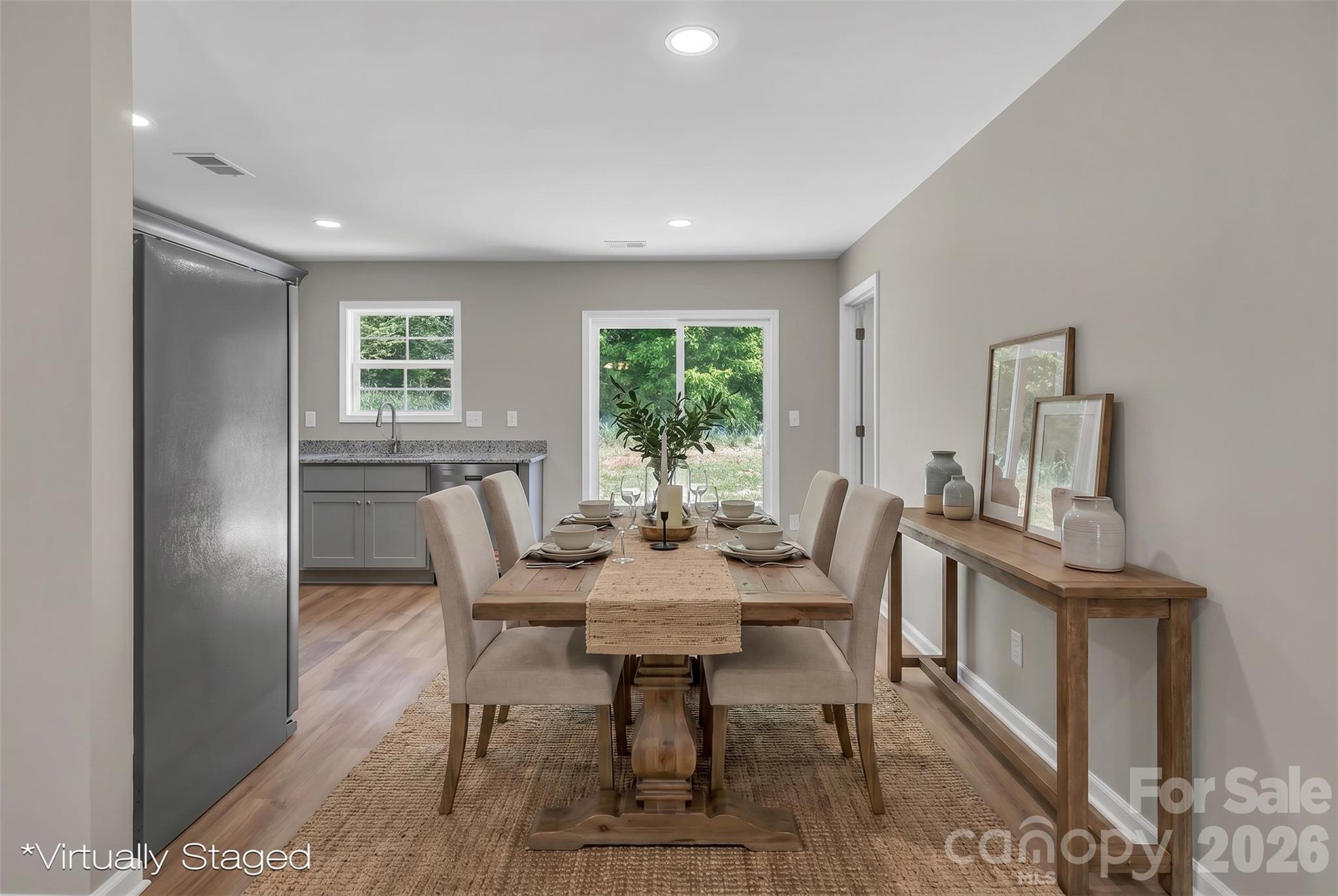1210 Old Greenbriar Drive — Lancaster