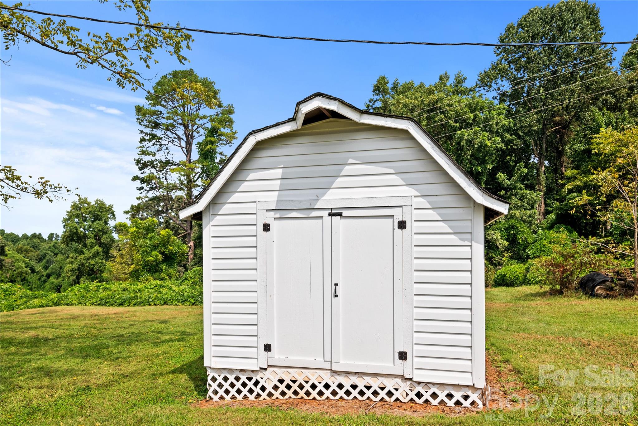 648 Scotts Creek Road — Statesville
