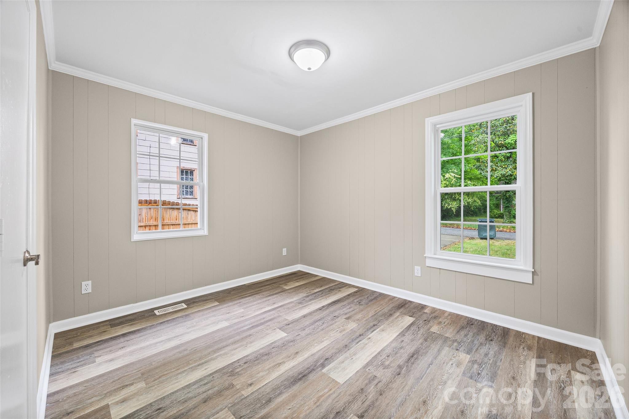 327 E Morrow Avenue — Monroe