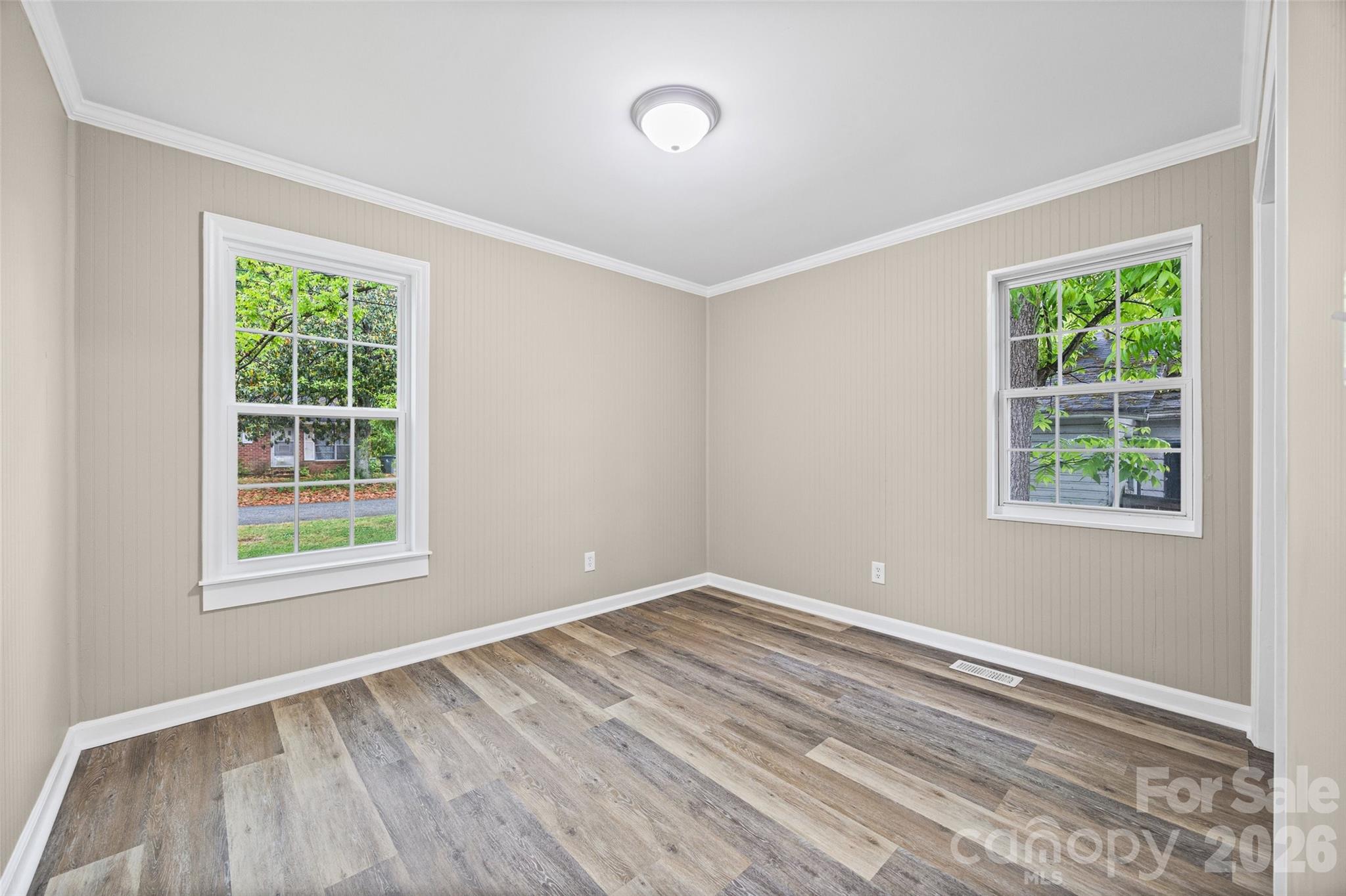 327 E Morrow Avenue — Monroe