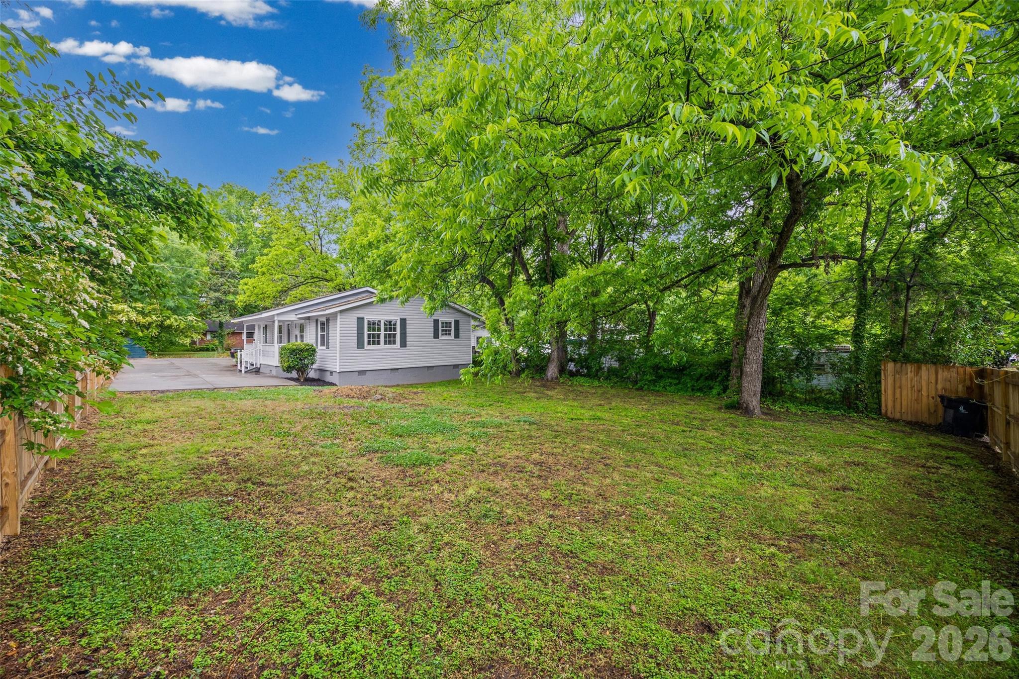 327 E Morrow Avenue — Monroe
