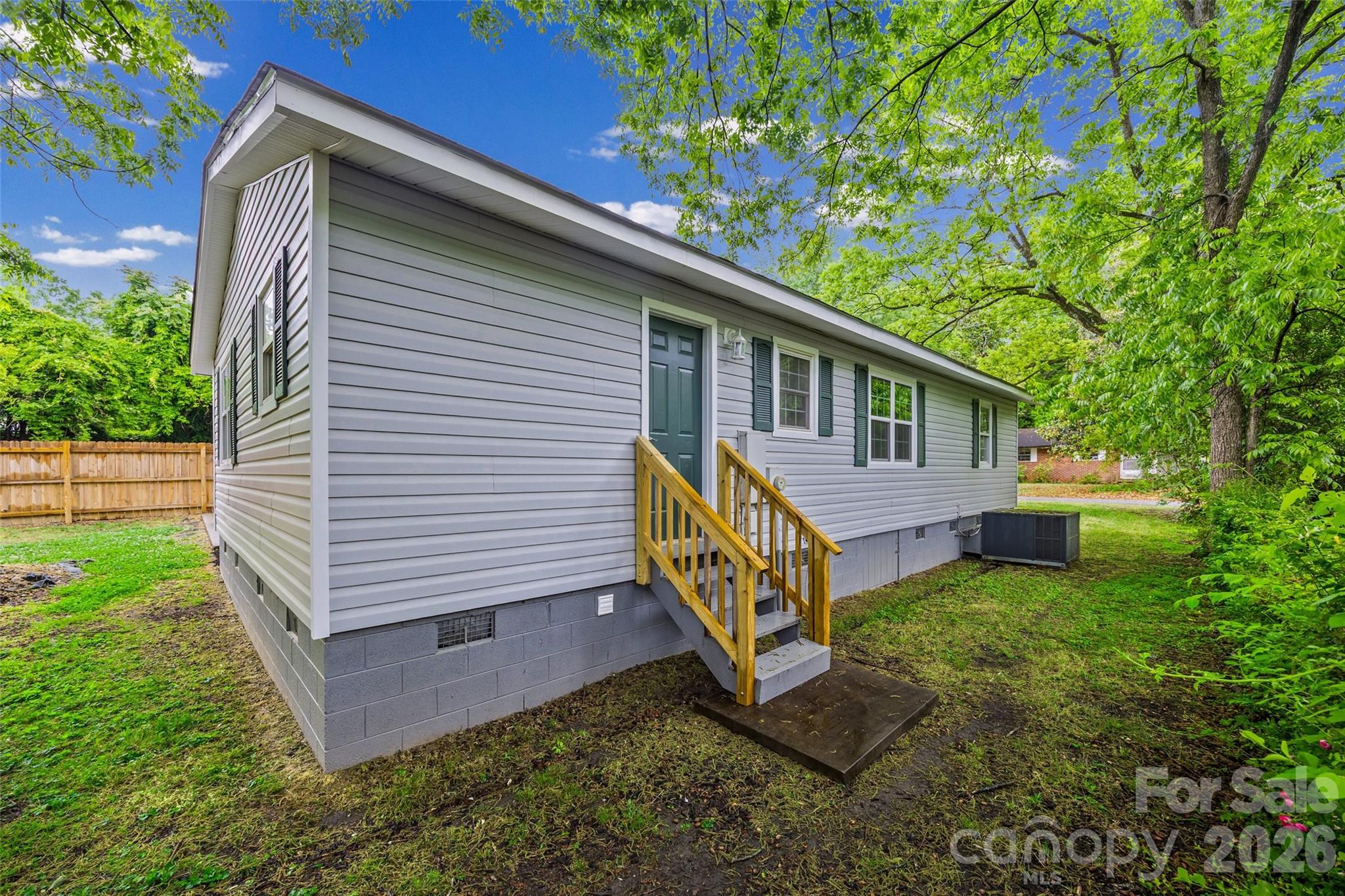 327 E Morrow Avenue — Monroe