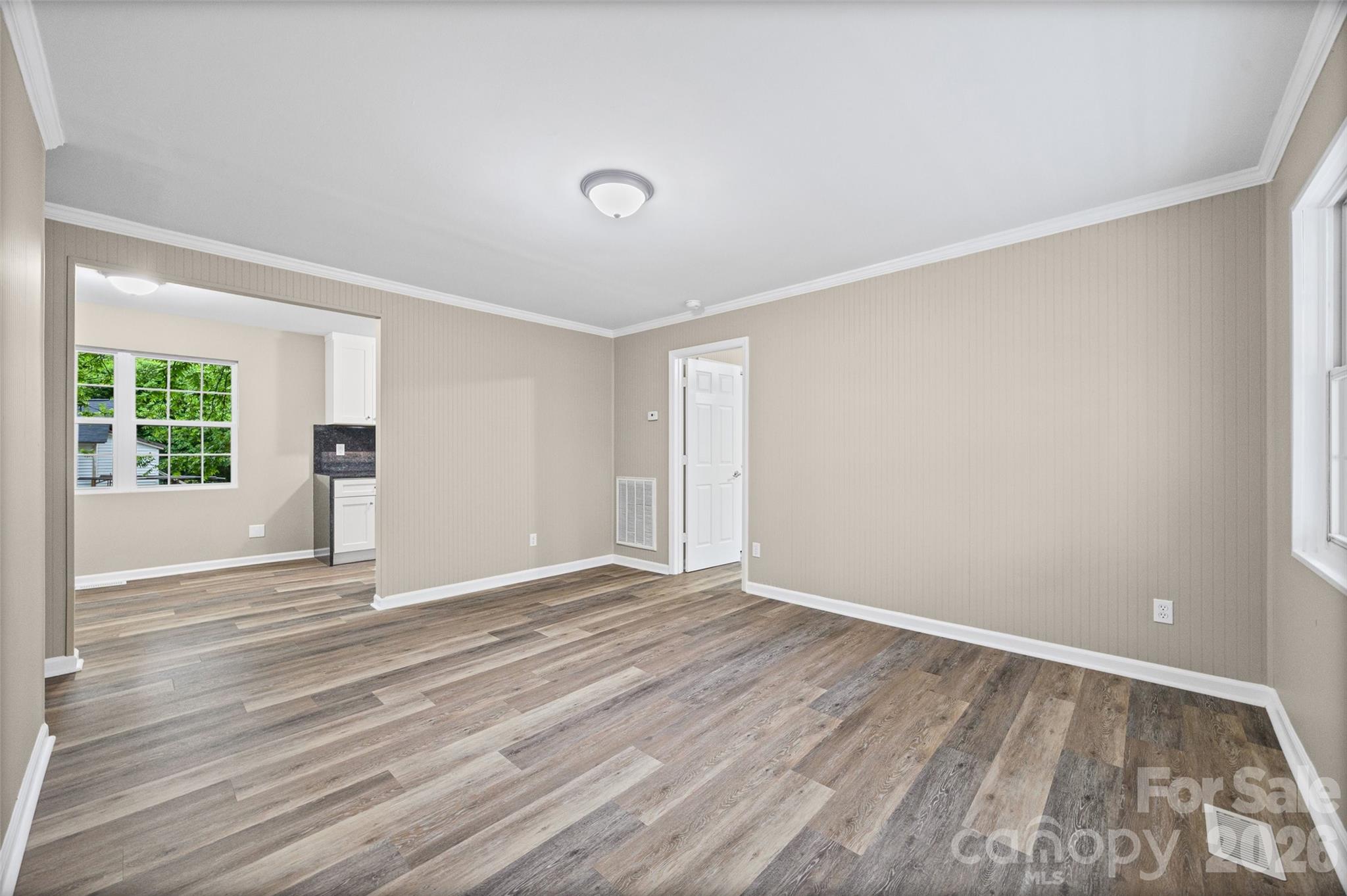 327 E Morrow Avenue — Monroe