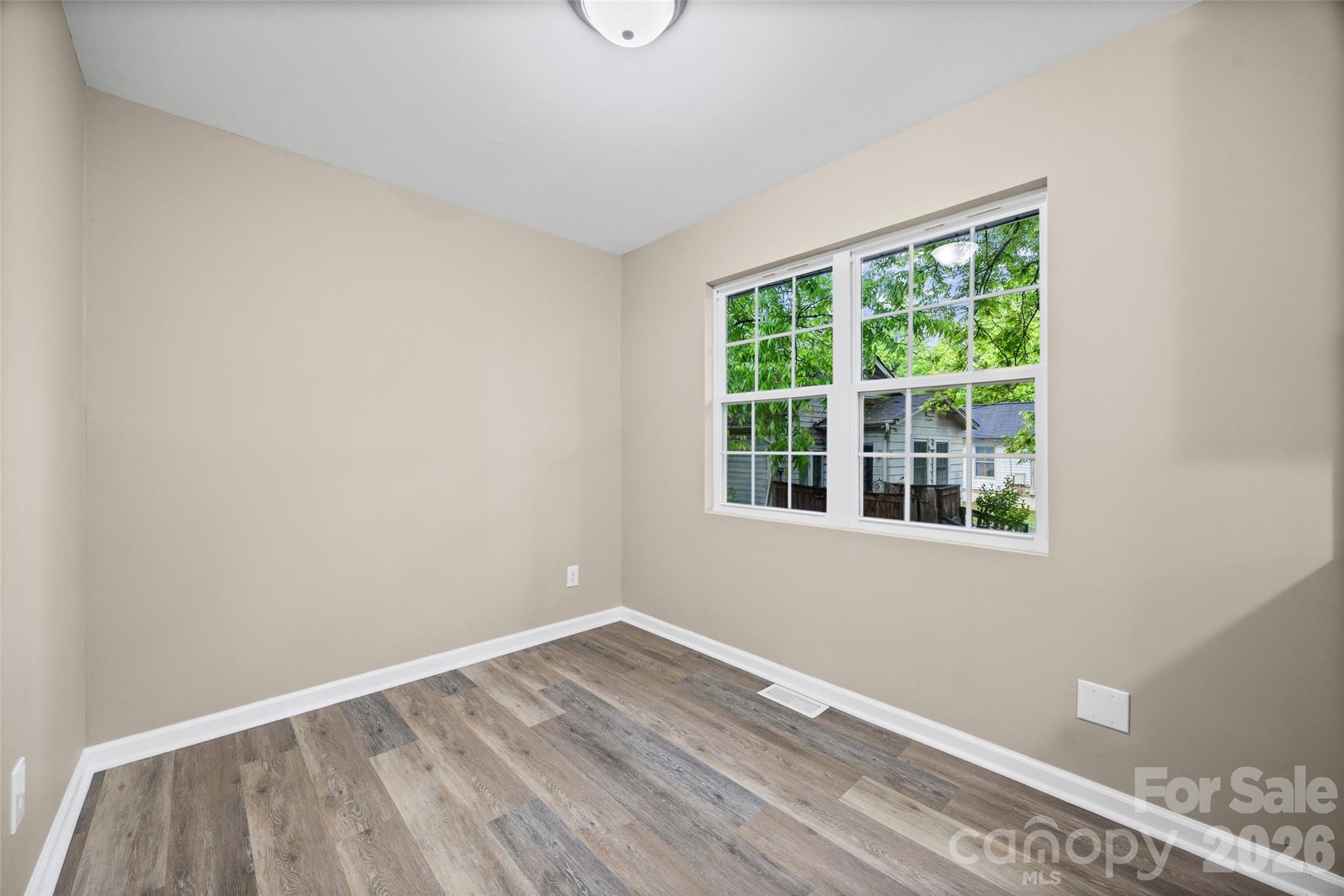 327 E Morrow Avenue — Monroe