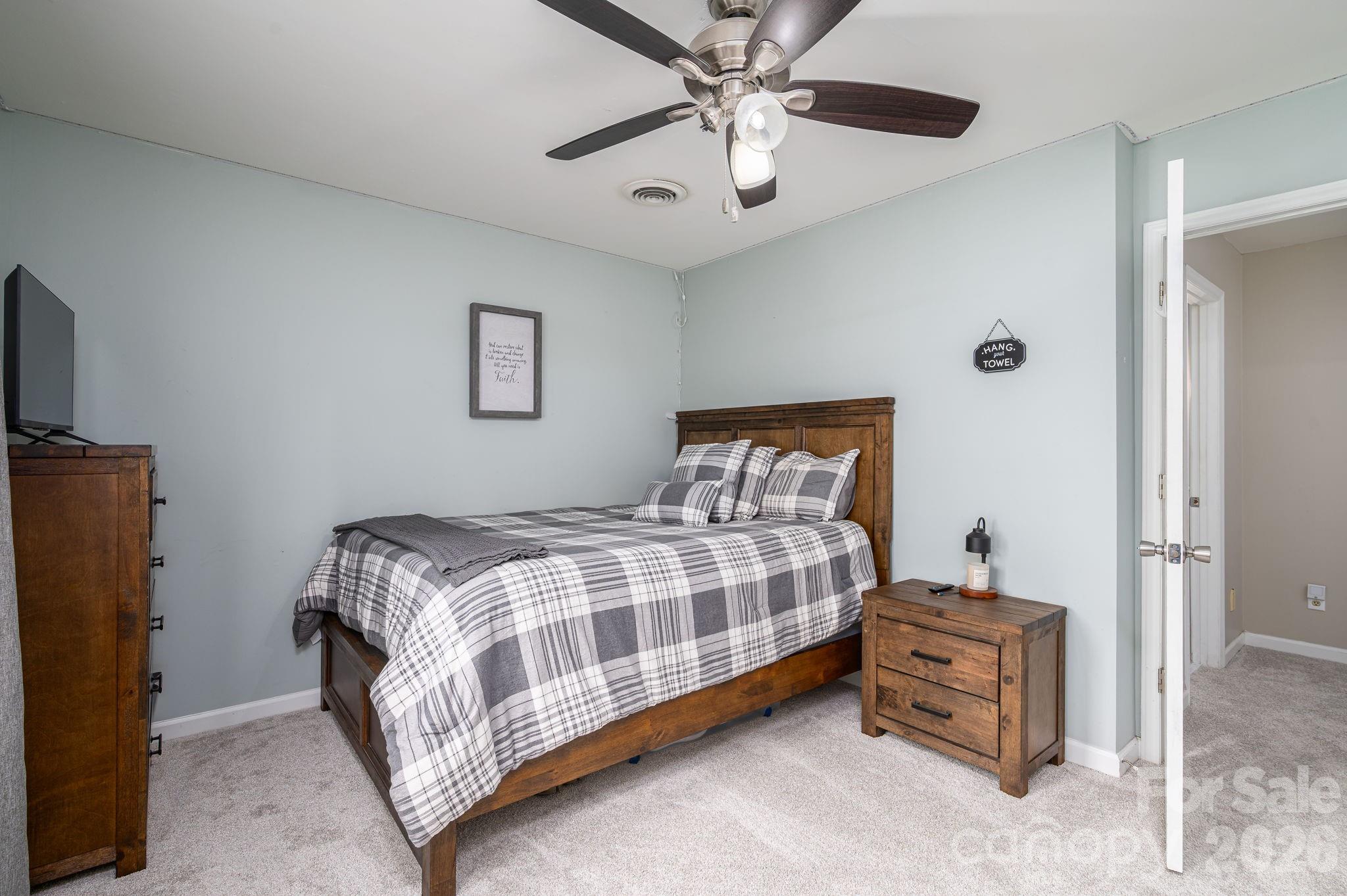 136 Persimmon Creek Road — Kings Mountain