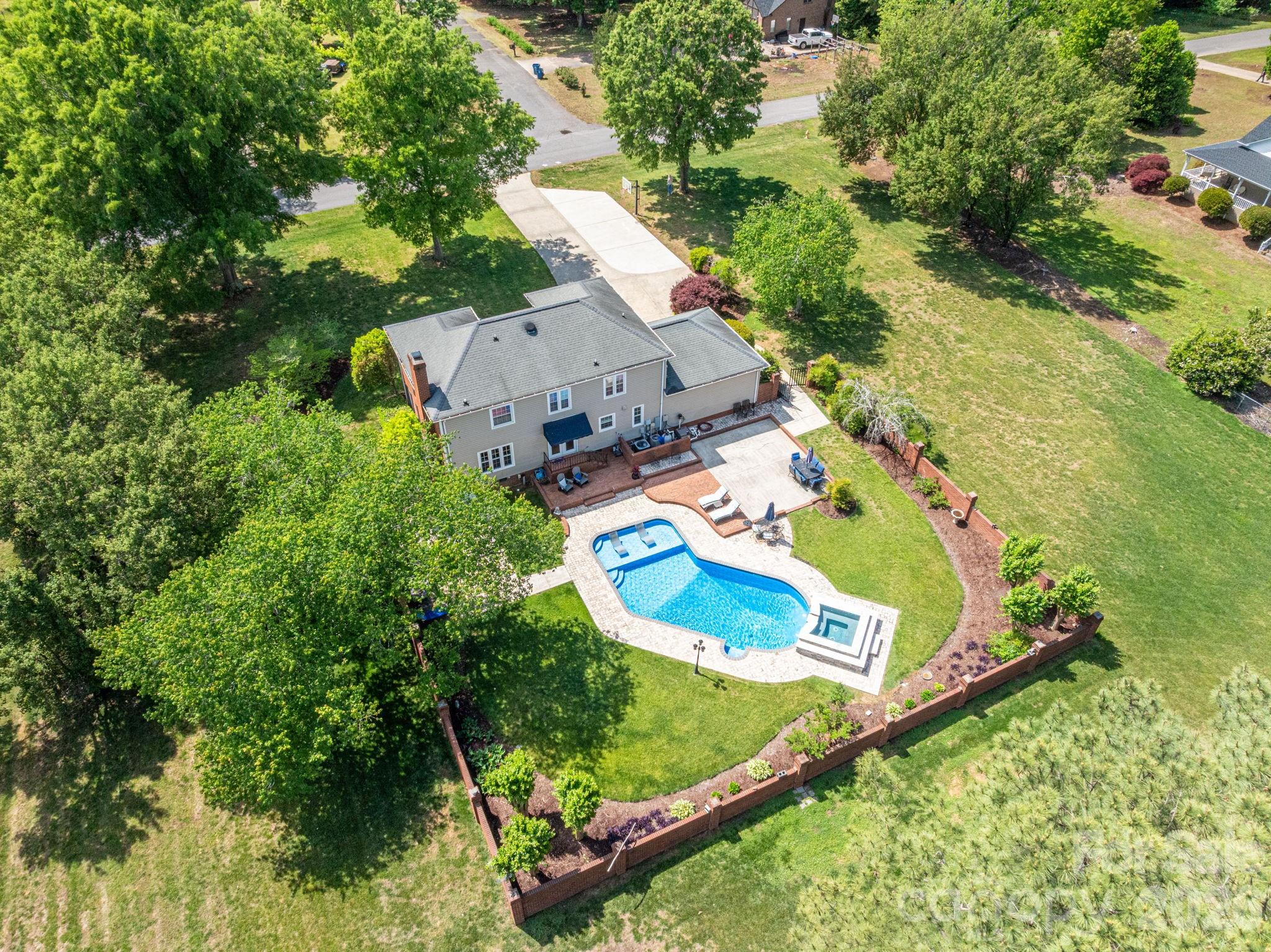 136 Persimmon Creek Road — Kings Mountain