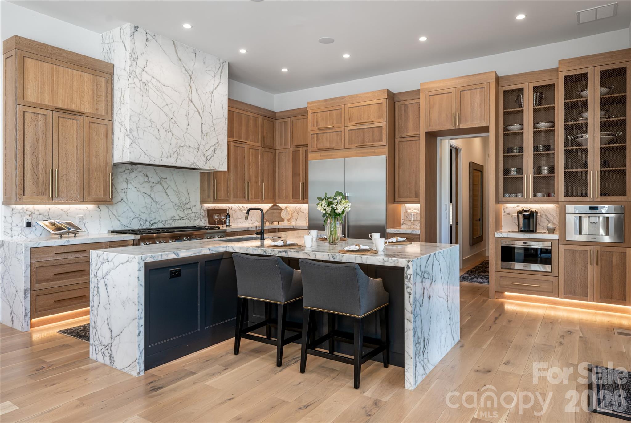 6 Stansbury Drive — Asheville