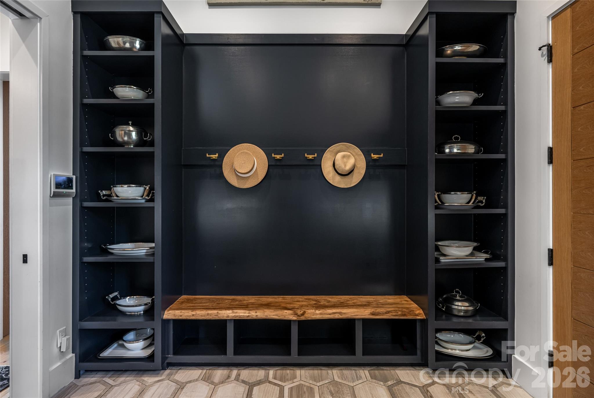 6 Stansbury Drive — Asheville
