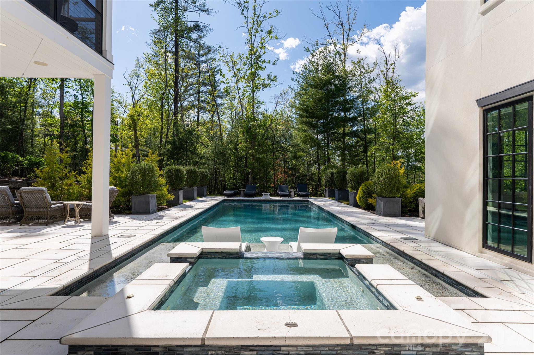 6 Stansbury Drive — Asheville