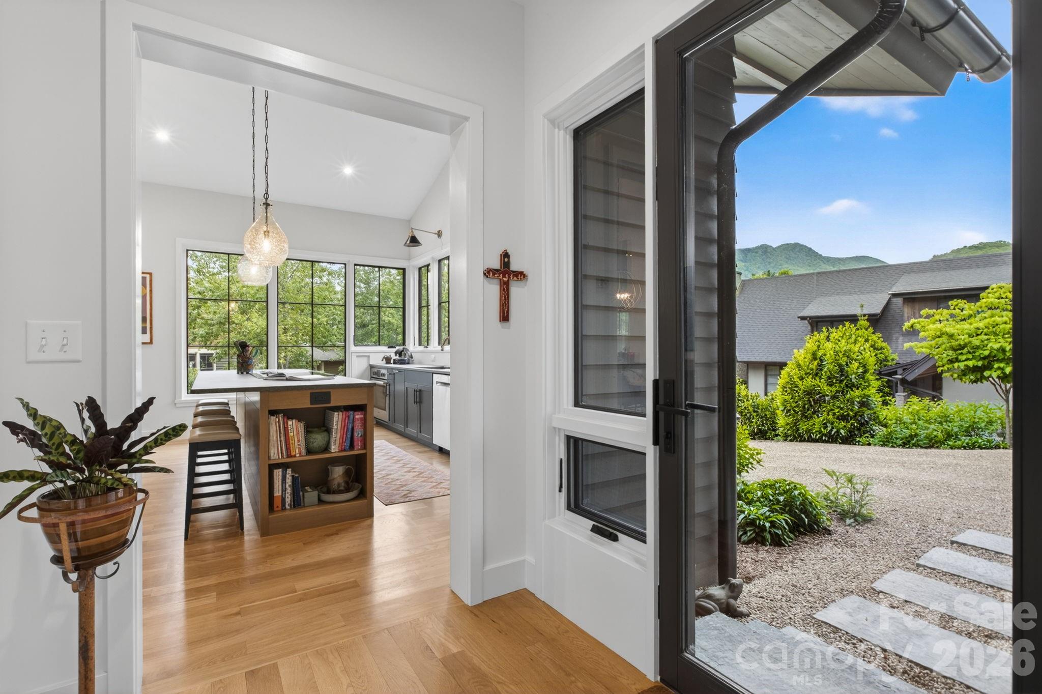 18 Wordsworth Road — Black Mountain