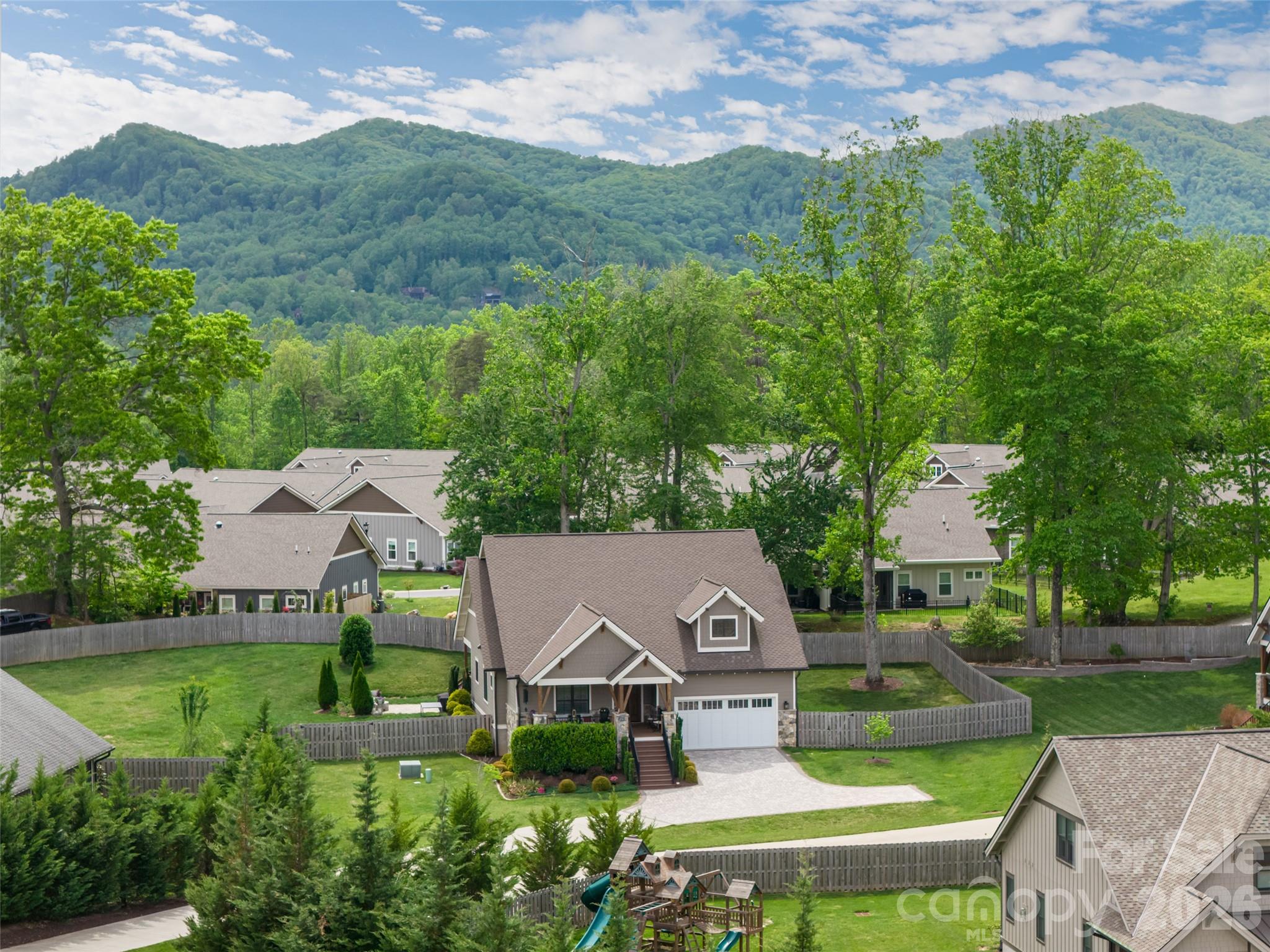 10 Starwood Valley Trail #+ extra lot — Arden