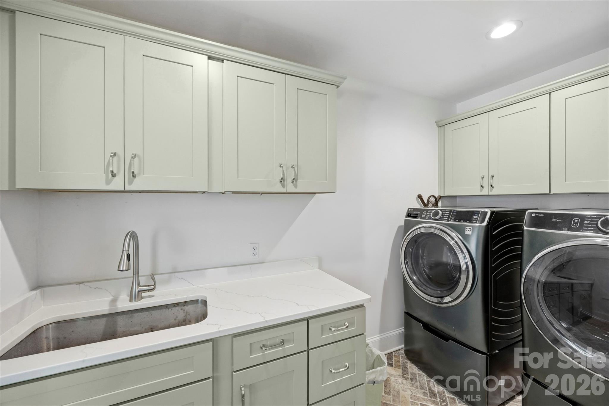 5555 Riverfront Road — Lake Wylie