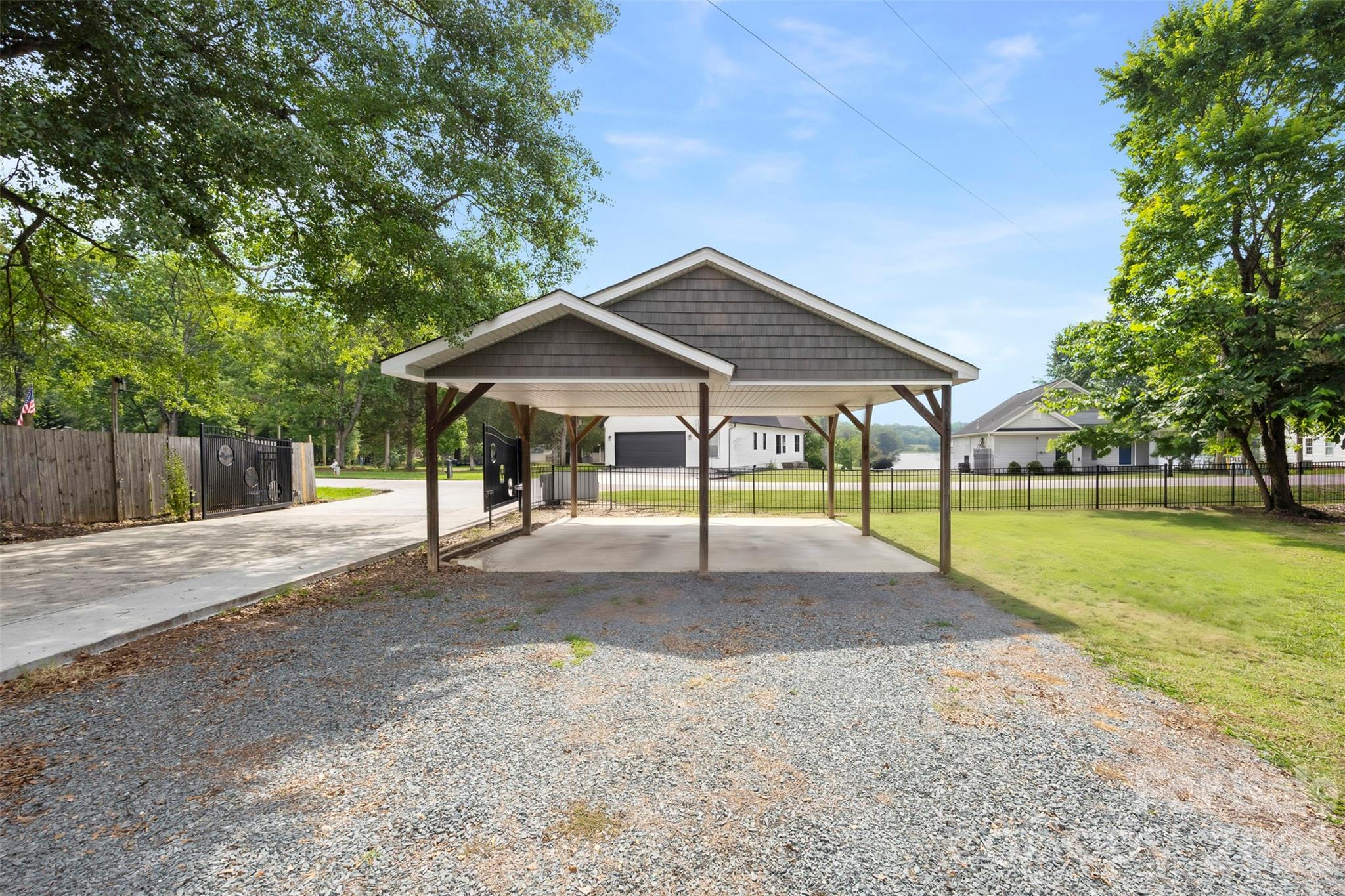 5555 Riverfront Road — Lake Wylie