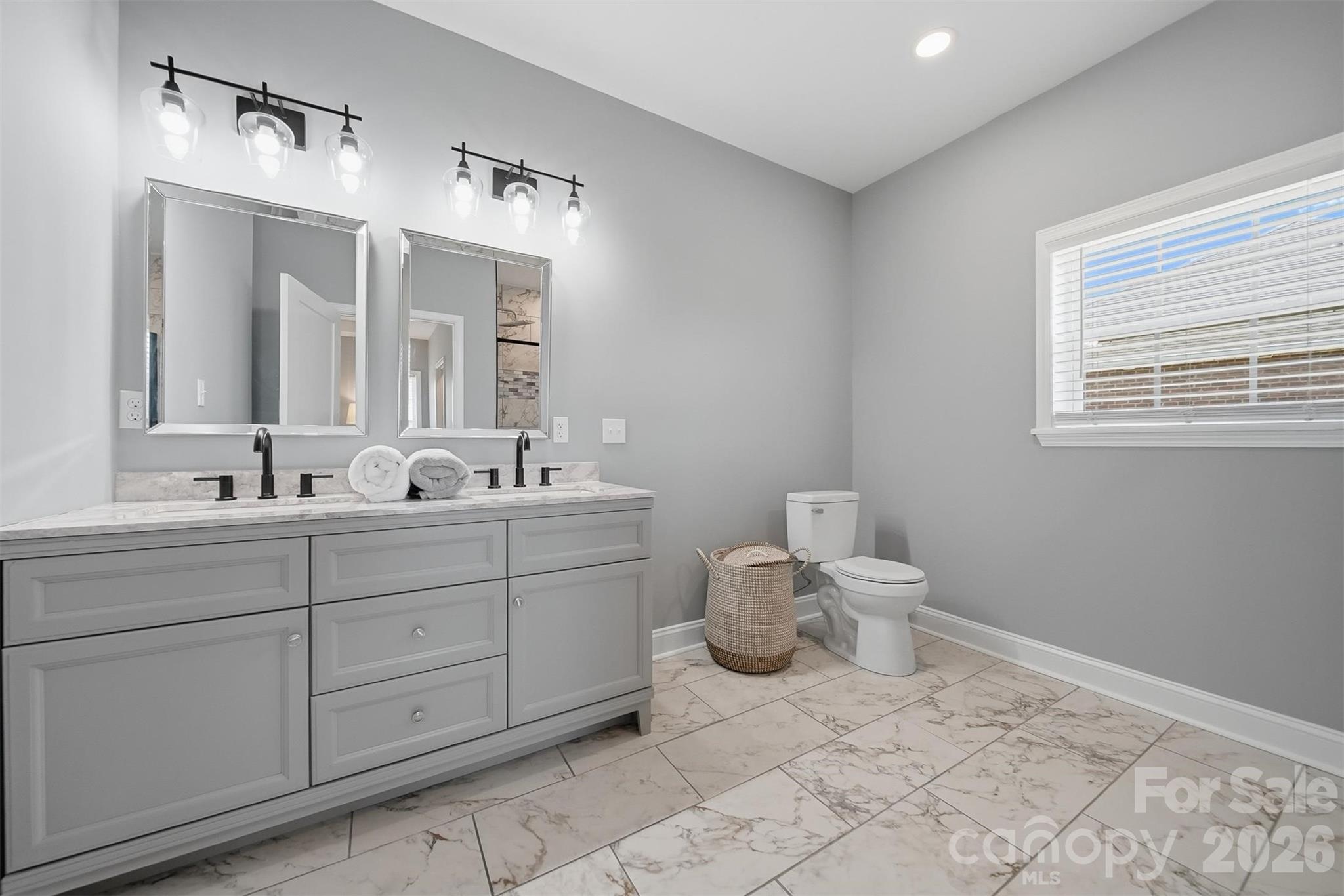 418 Huntington Woods Street SE — Lenoir