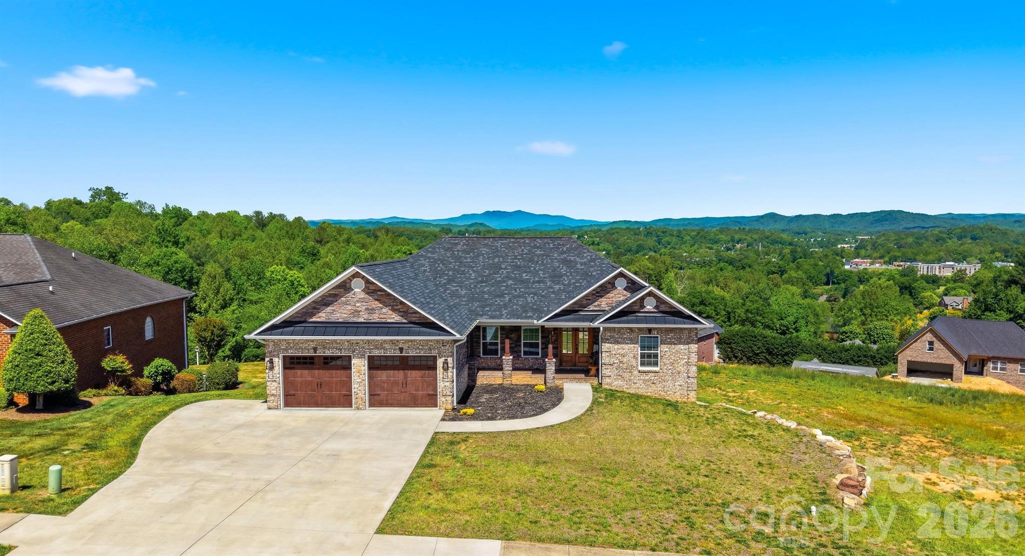 418 Huntington Woods Street SE — Lenoir