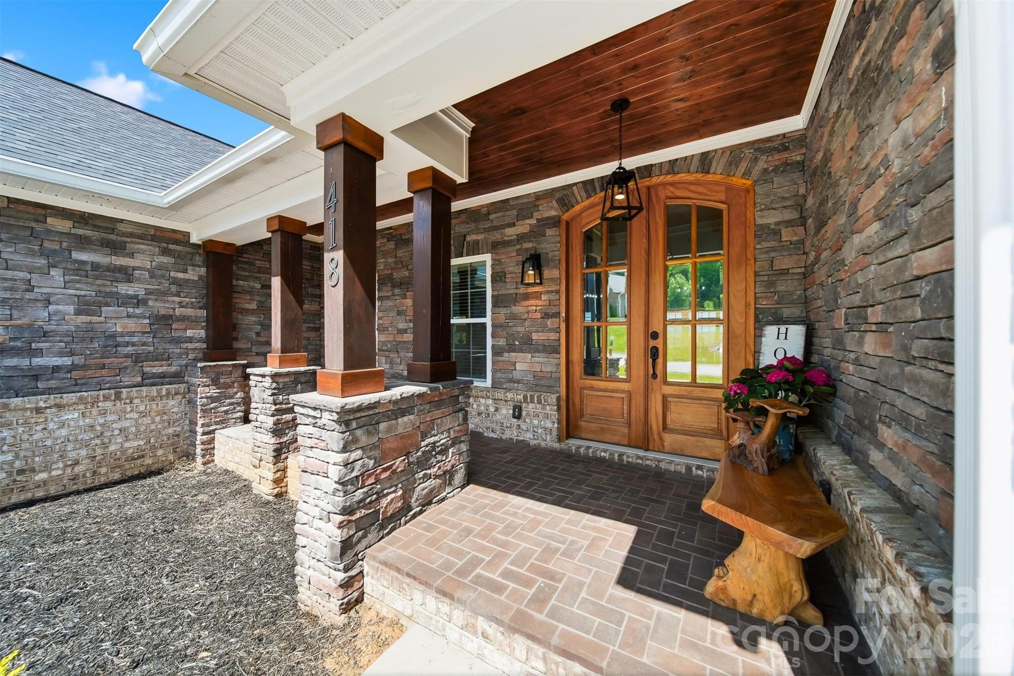 418 Huntington Woods Street SE — Lenoir