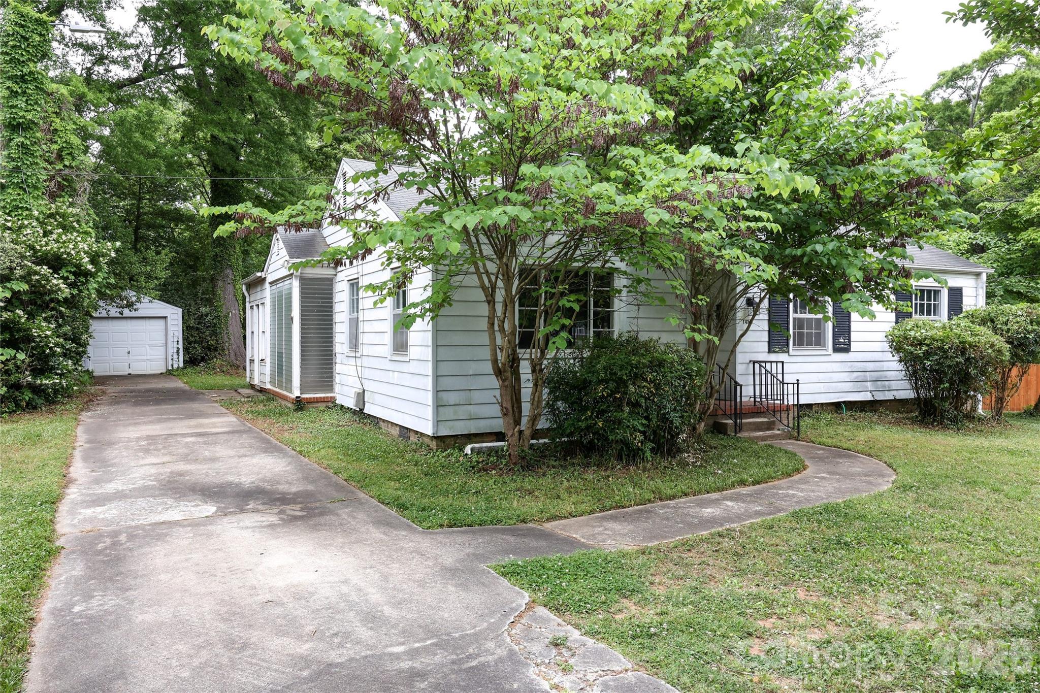 1456 Briar Creek Road — Charlotte