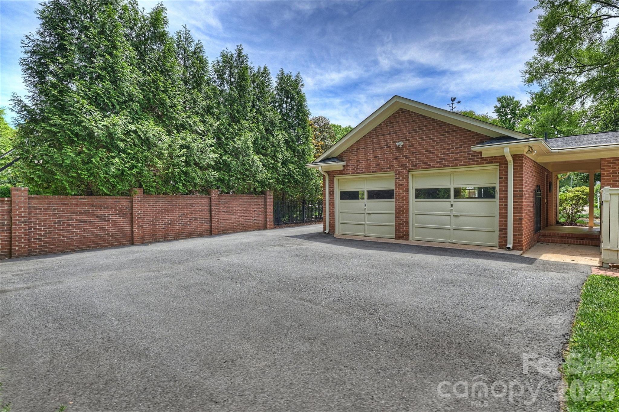 900 Greentree Drive — Charlotte