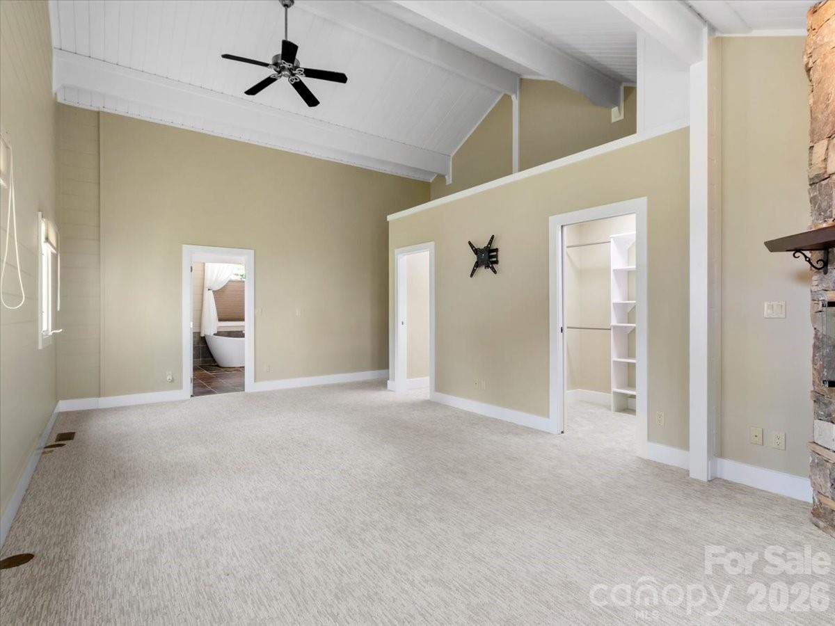 218 Slickrock Road — Burnsville