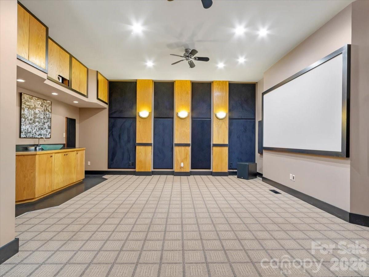 218 Slickrock Road — Burnsville