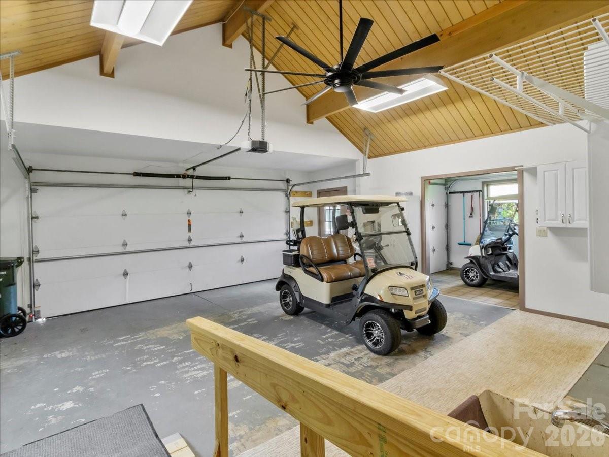 218 Slickrock Road — Burnsville