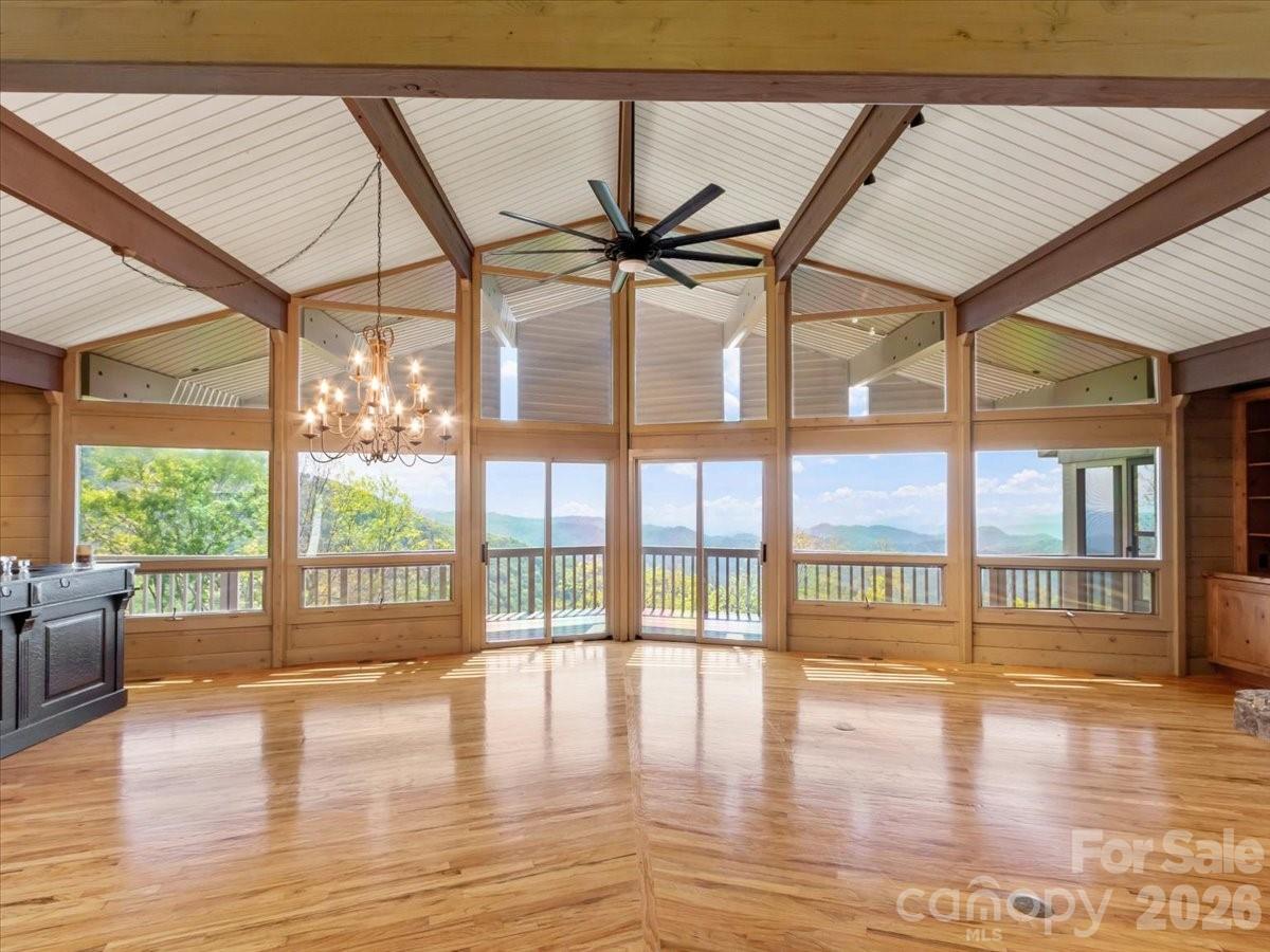 218 Slickrock Road — Burnsville
